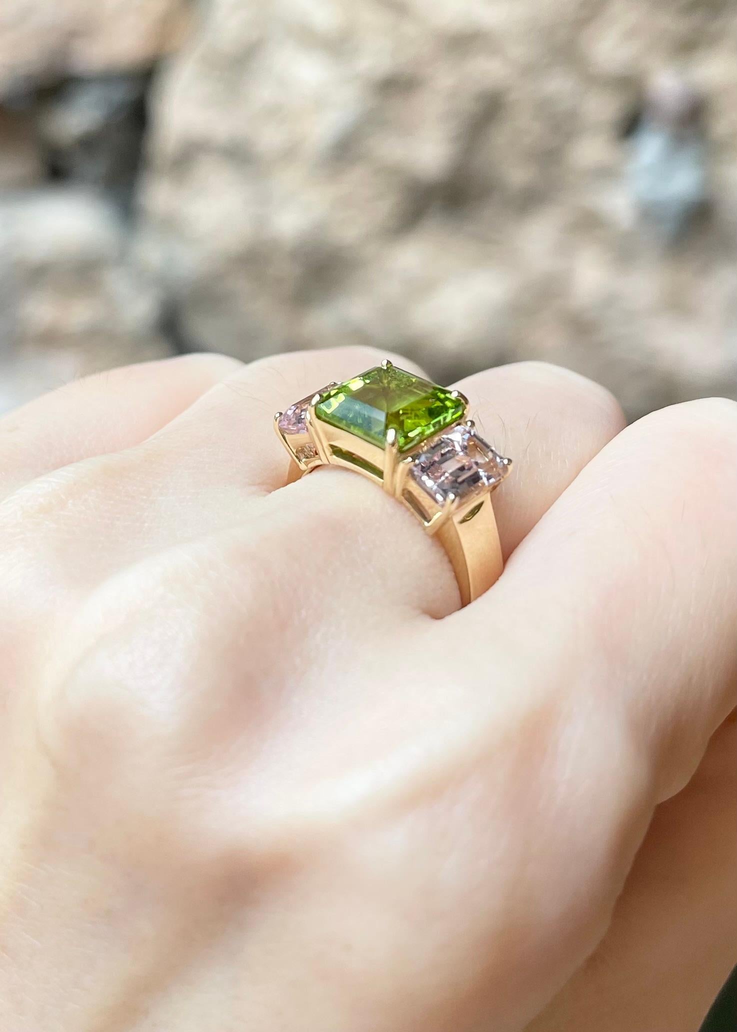Women's Peridot 3.95 carats with Morganite 2.28 carats Ring set in 18k Gold Settings For Sale