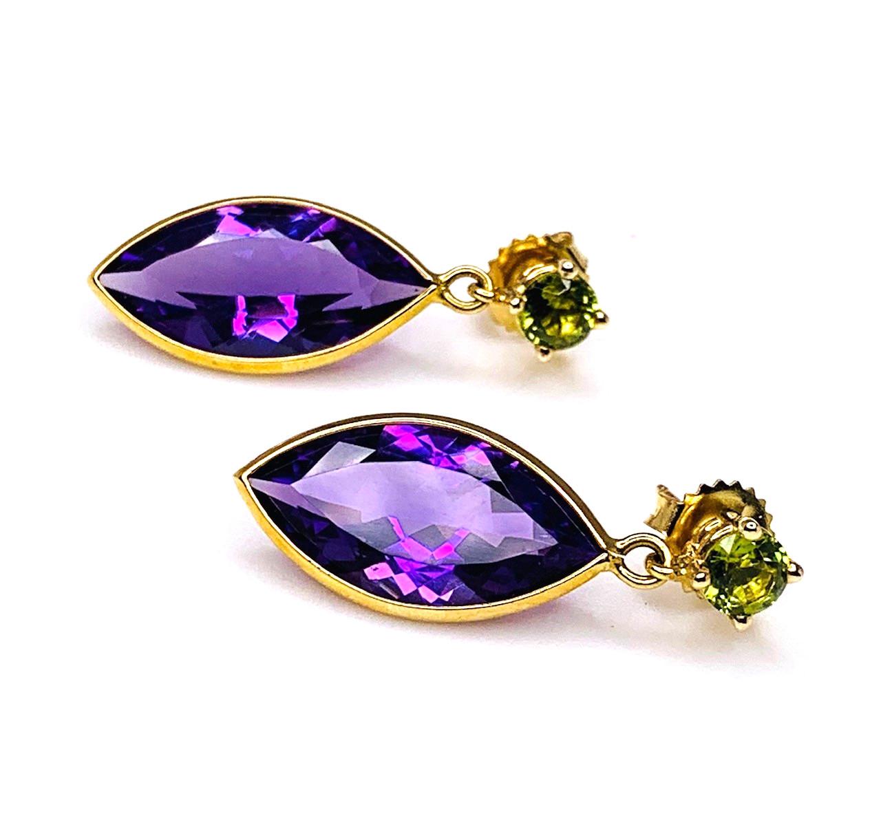 Amethyst Marquise and Peridot, 18k Yellow Gold Bezel Dangle Drop Post Earrings In New Condition In Los Angeles, CA