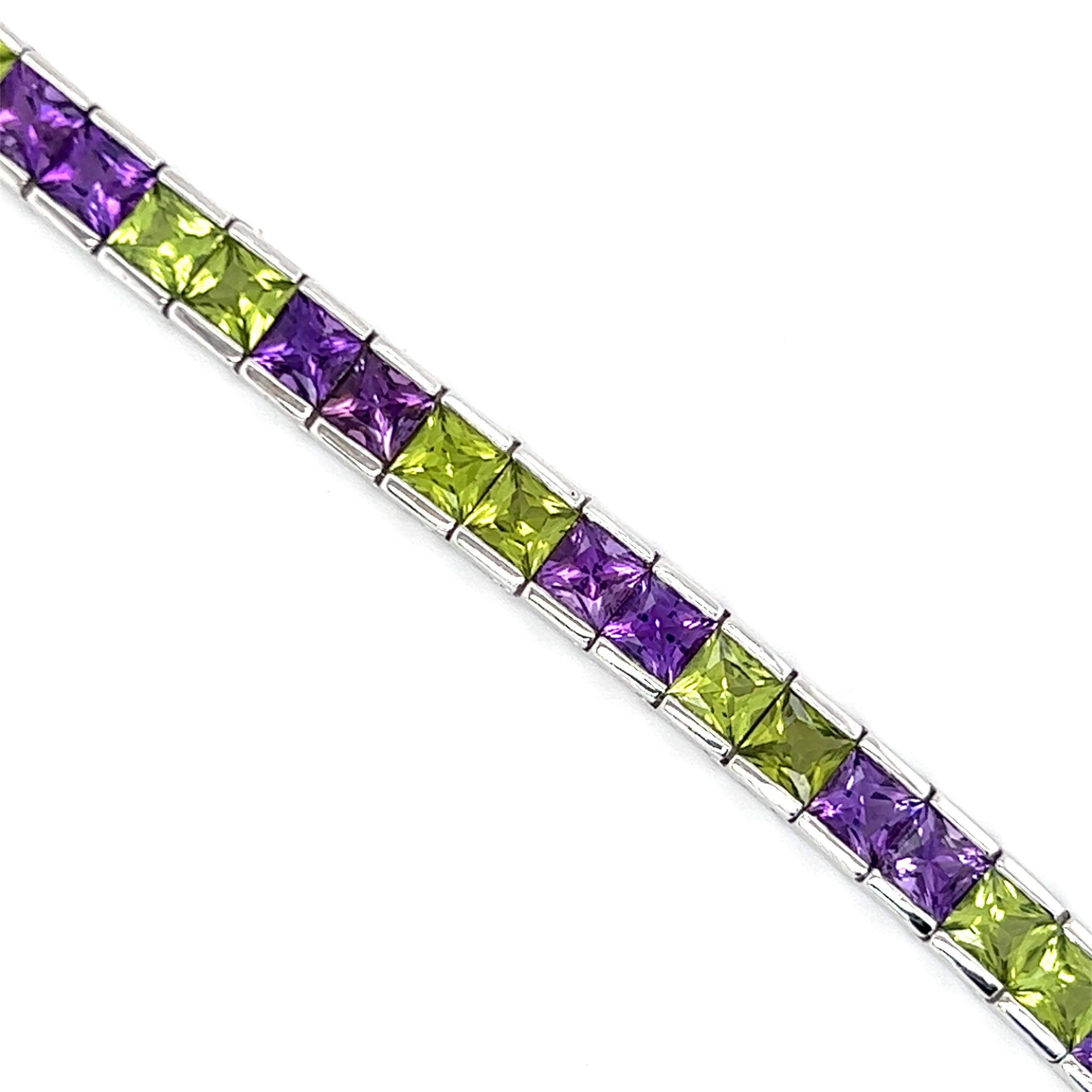 Peridot and Amethyst Channel Set Line Bracelet in 14K Gold In Good Condition In Towson, MD
