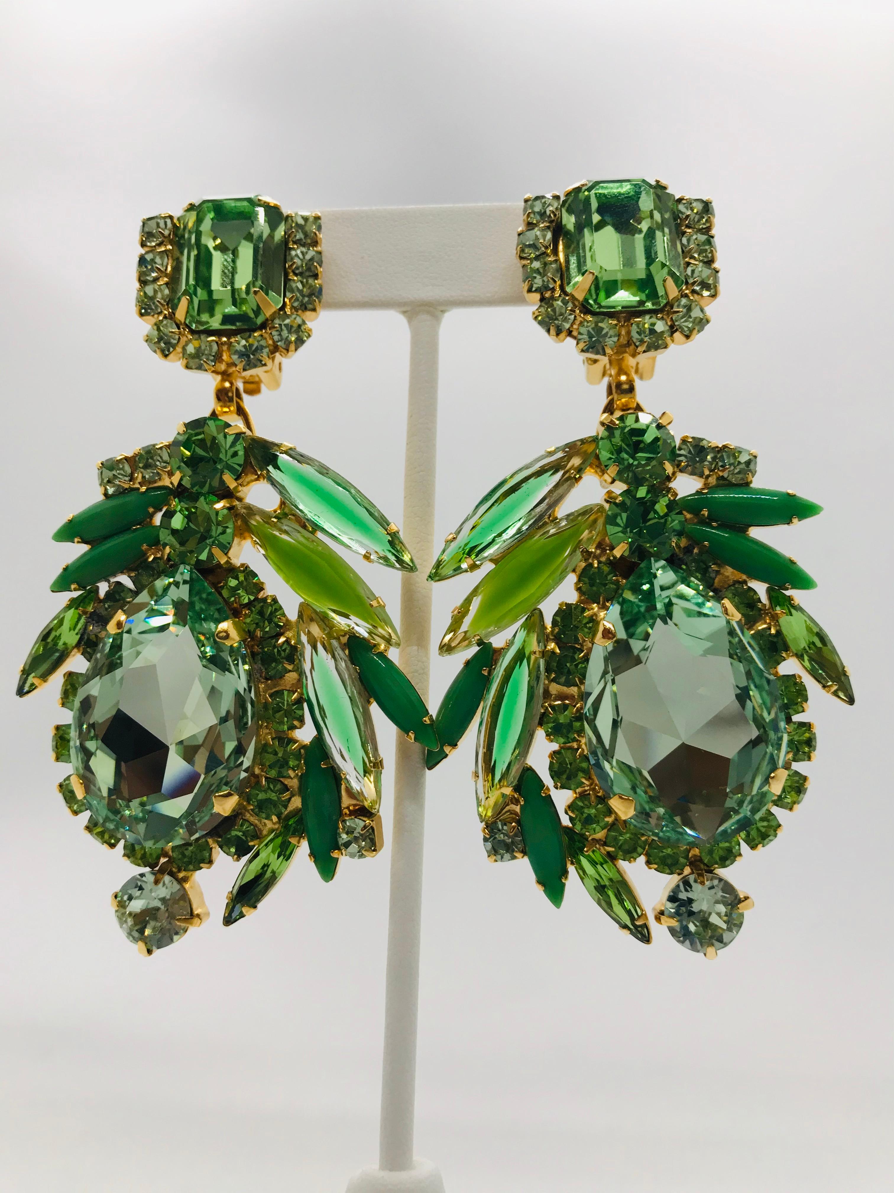 Art Nouveau Peridot and Chrysolite Austrian Crystal Pendant Drop Earrings For Sale