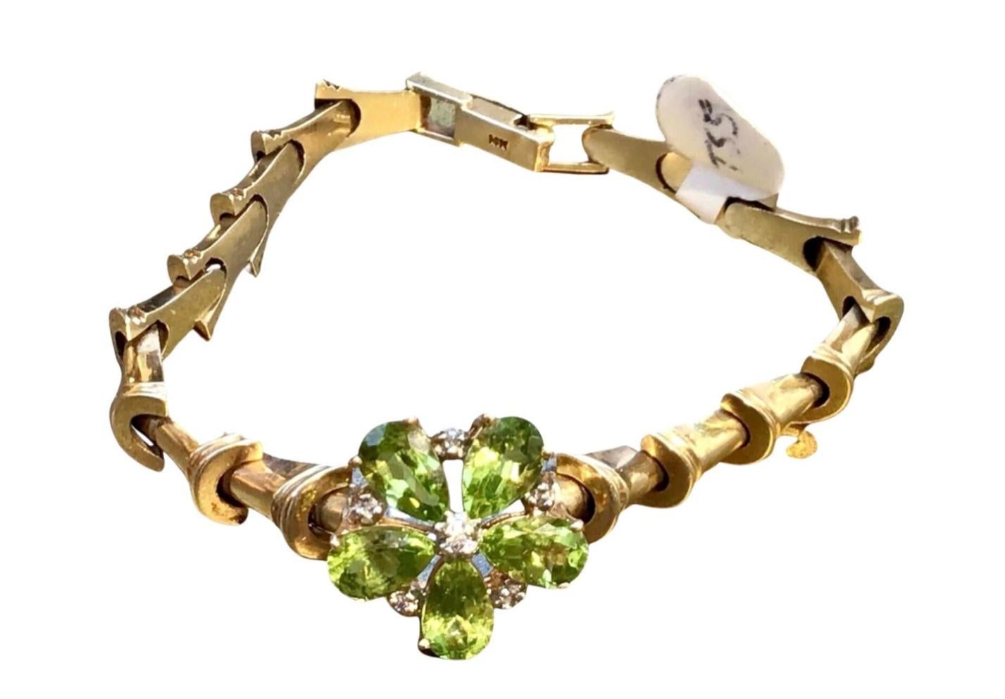 Contemporary Peridot and Diamond 14K Yellow Gold Bracelet For Sale