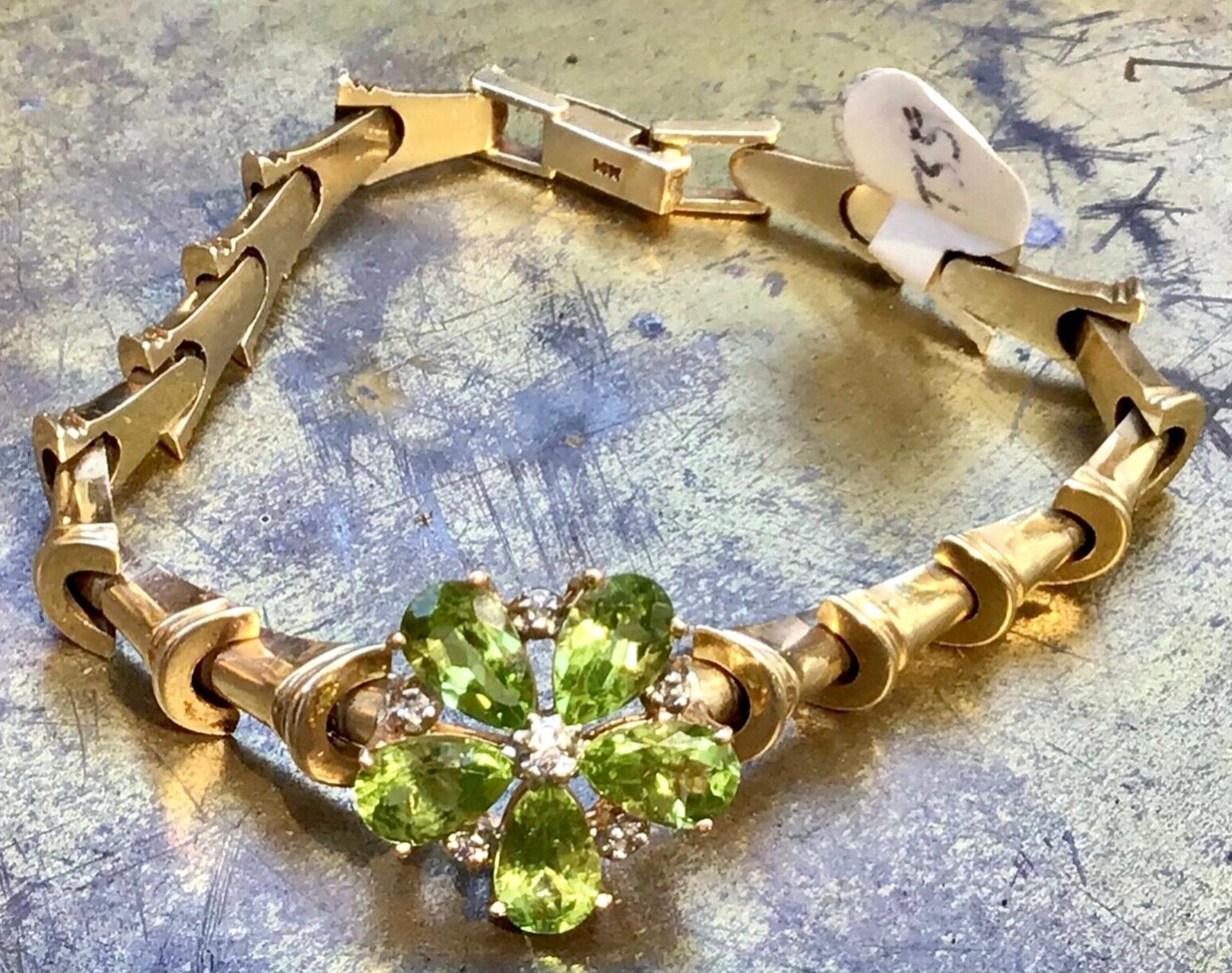 Peridot and Diamond 14K Yellow Gold Bracelet In Good Condition For Sale In Bradenton, FL