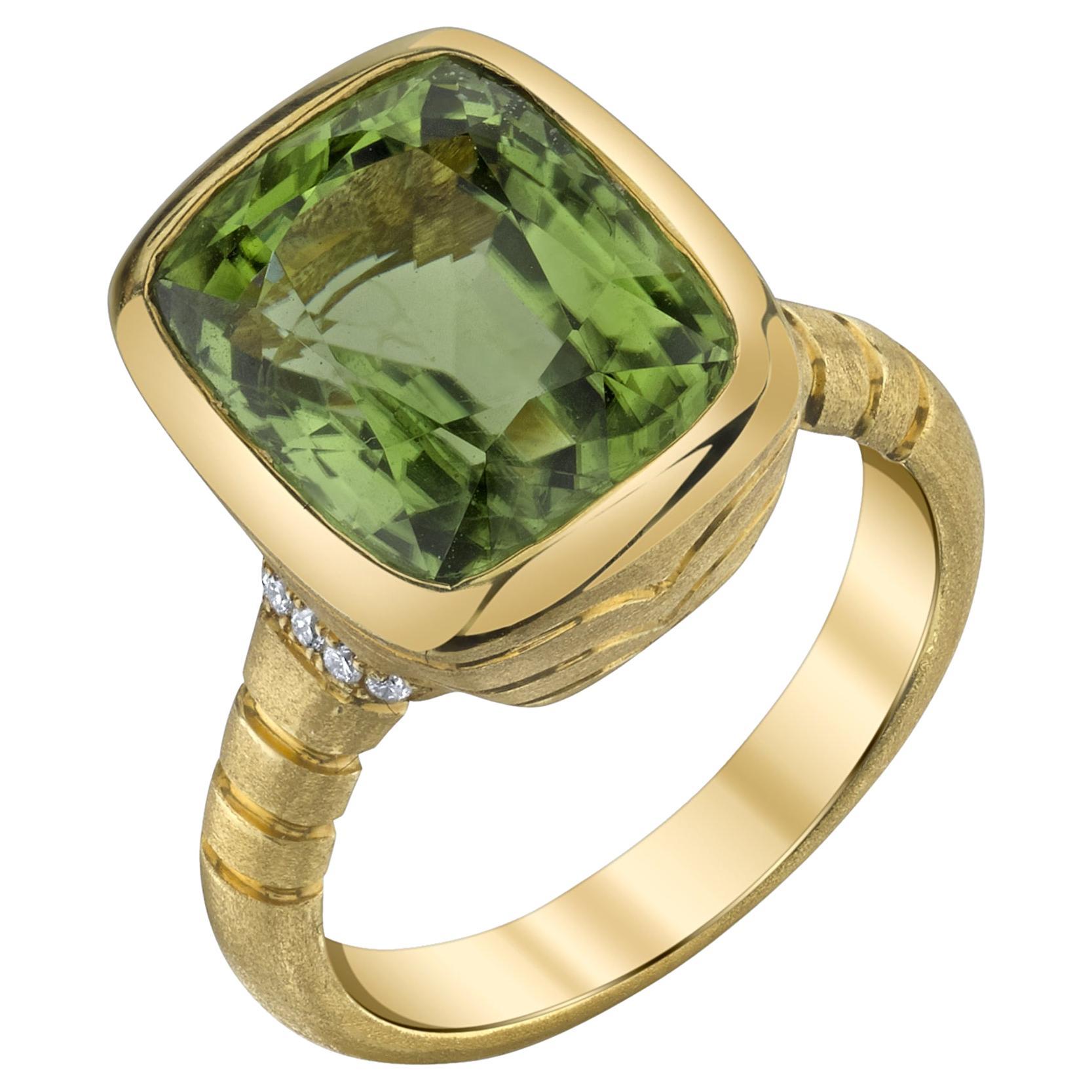 Anello con peridoto e diamante, castone fatto a mano in oro giallo 18 carati, 7,88 carati