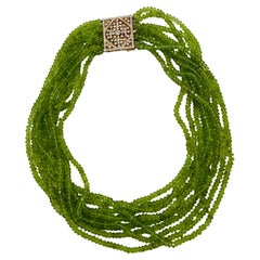 Collar Múltiple de Peridoto y Diamantes en Oro Amarillo de 14K