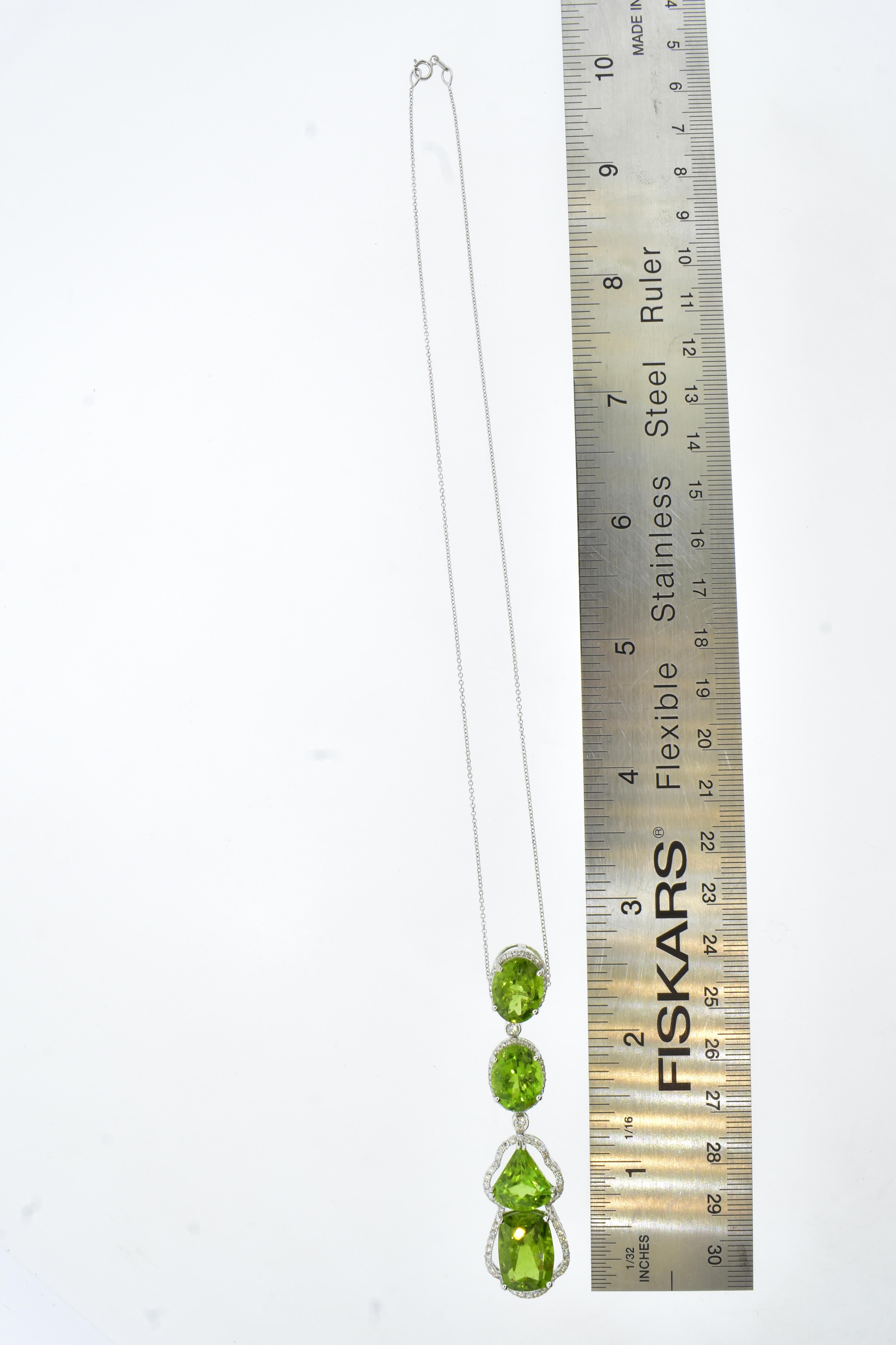 Peridot and Diamond Necklace Pendant in White Gold 2