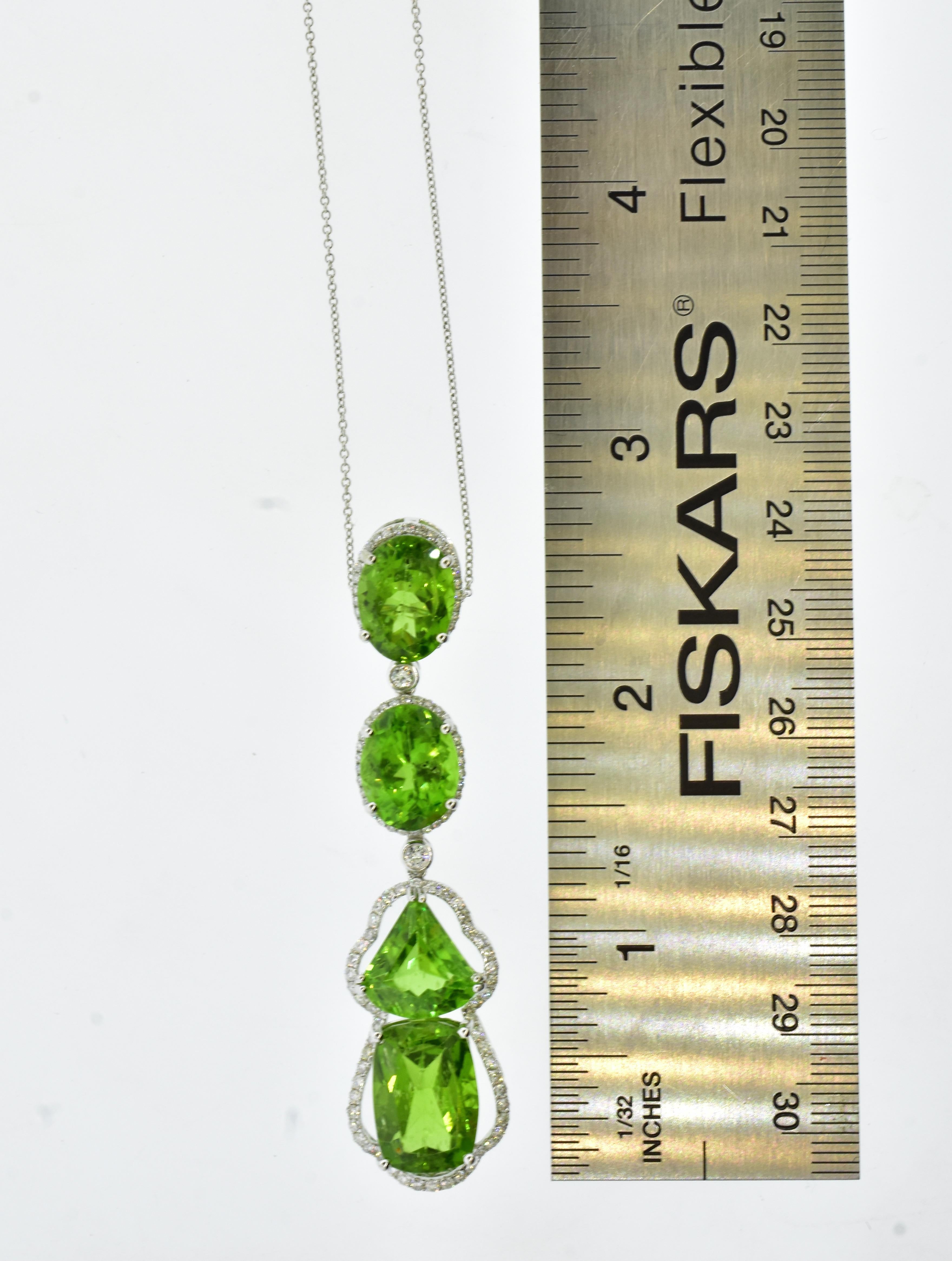 Peridot and Diamond Necklace Pendant in White Gold 3