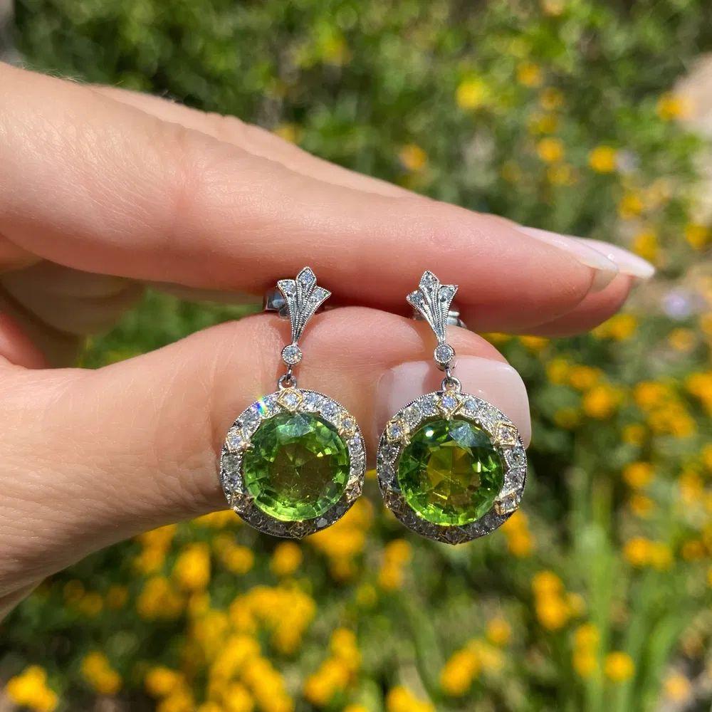 Vintage Statement-Tropfen-Ohrringe mit Peridot und Diamant Platin auf Gold (Modernistisch) im Angebot