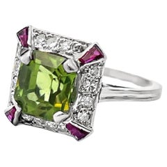 Ring mit Peridot und Diamant