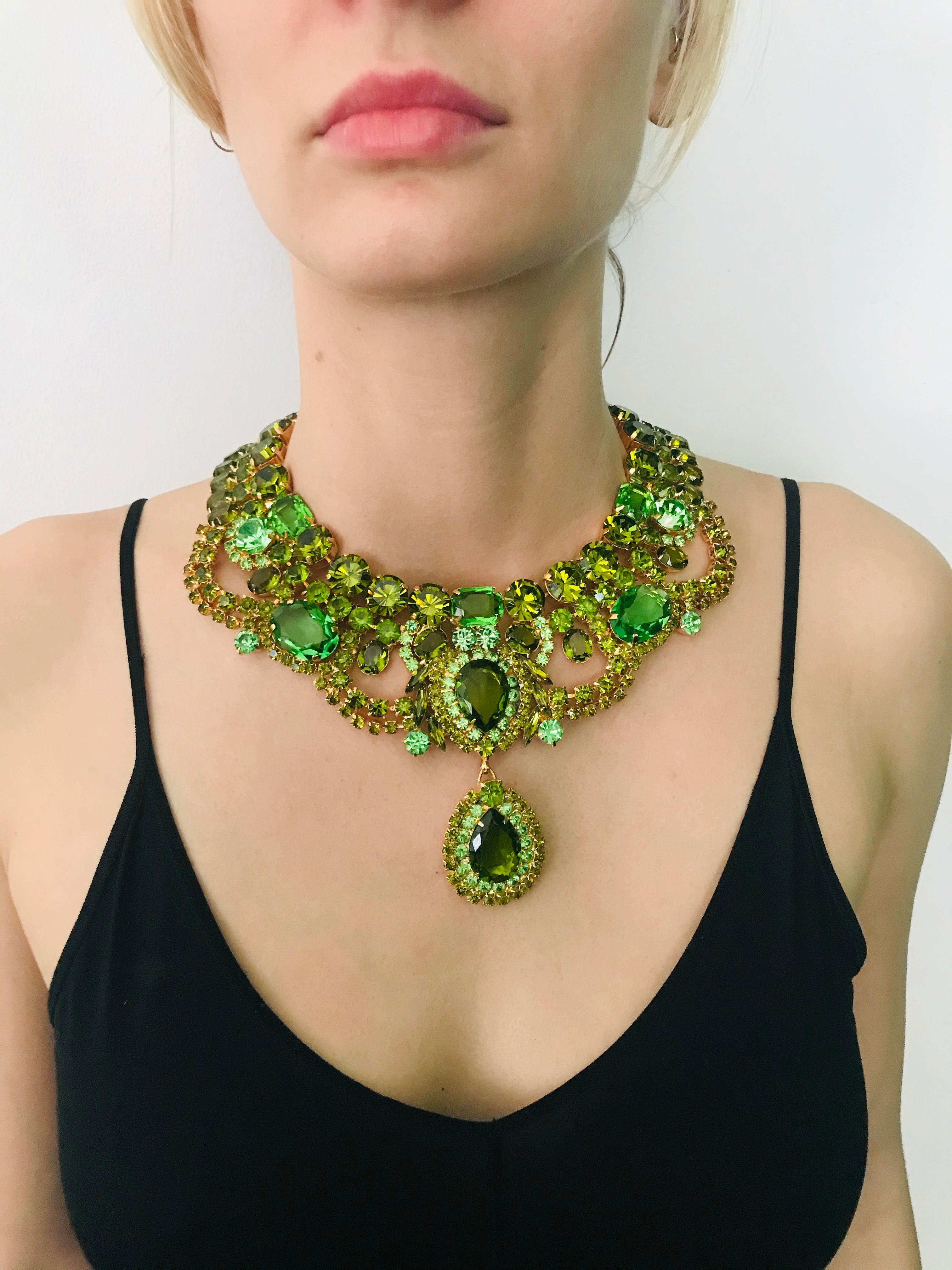 Peridot and Olivine Austrian Crystal Swag Collar Necklace with Drop For Sale 5