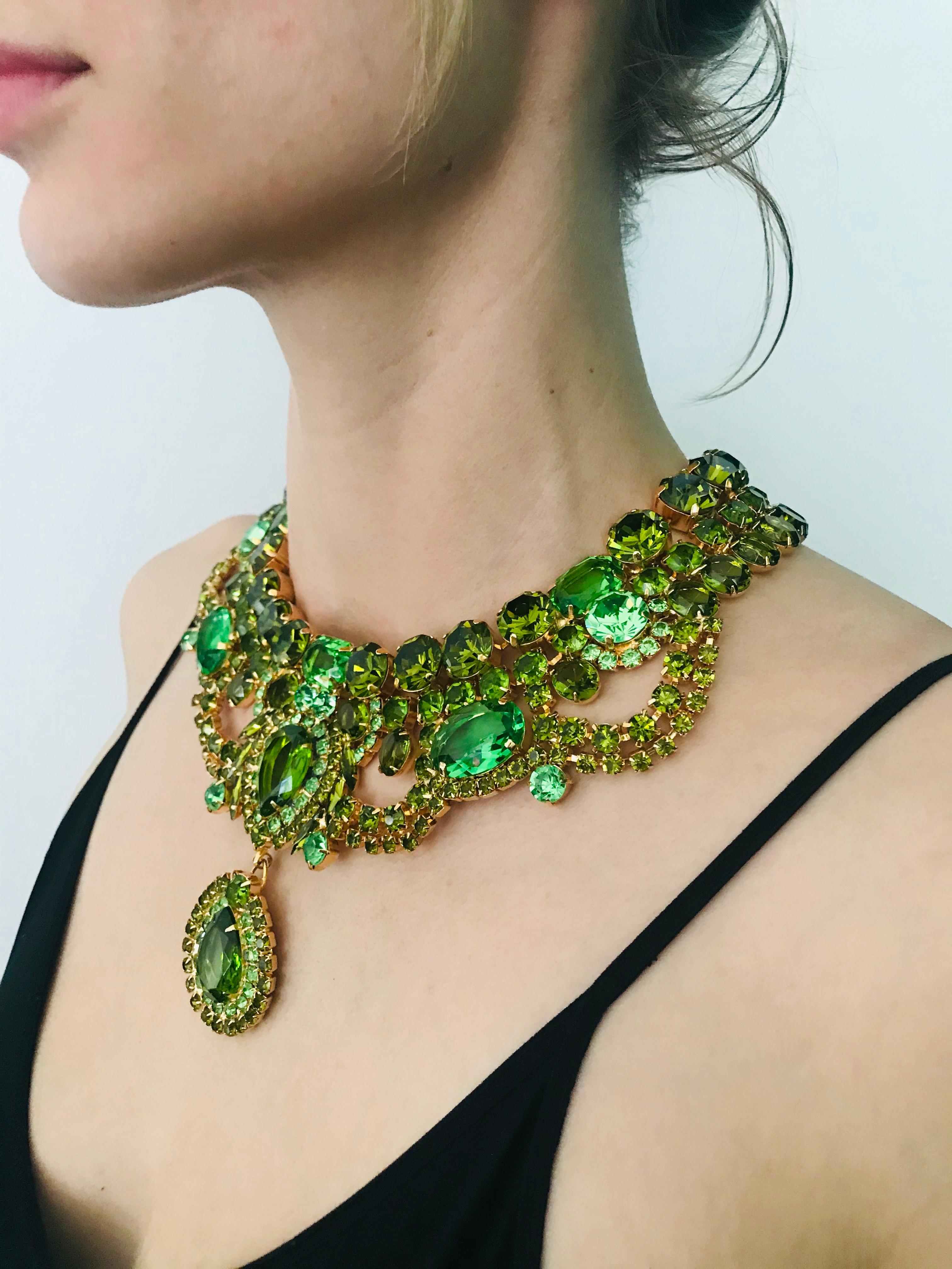 Peridot and Olivine Austrian Crystal Swag Collar Necklace with Drop For Sale 6