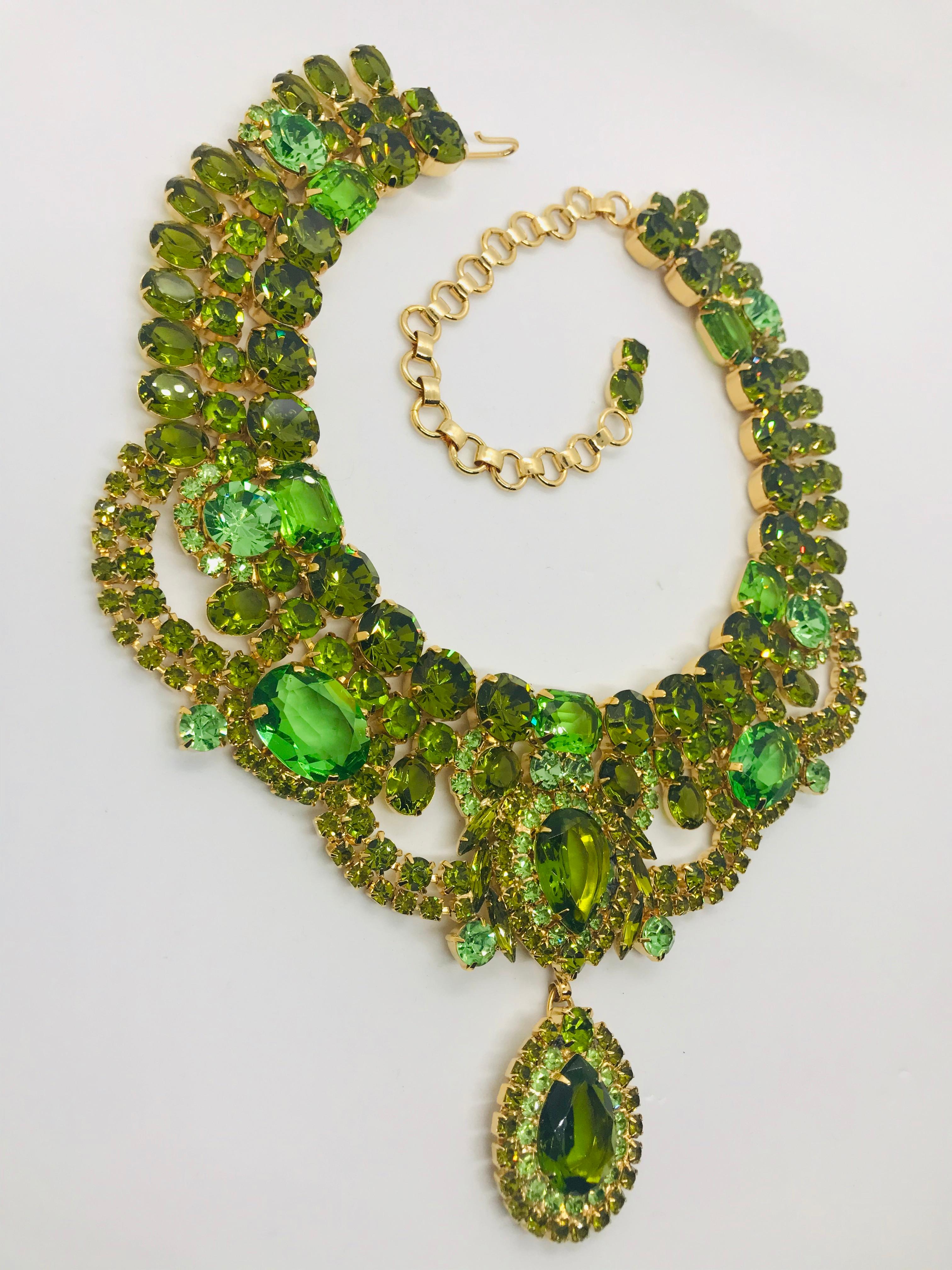 Gilded Age Peridot and Olivine Austrian Crystal Swag Collar Necklace with Drop For Sale