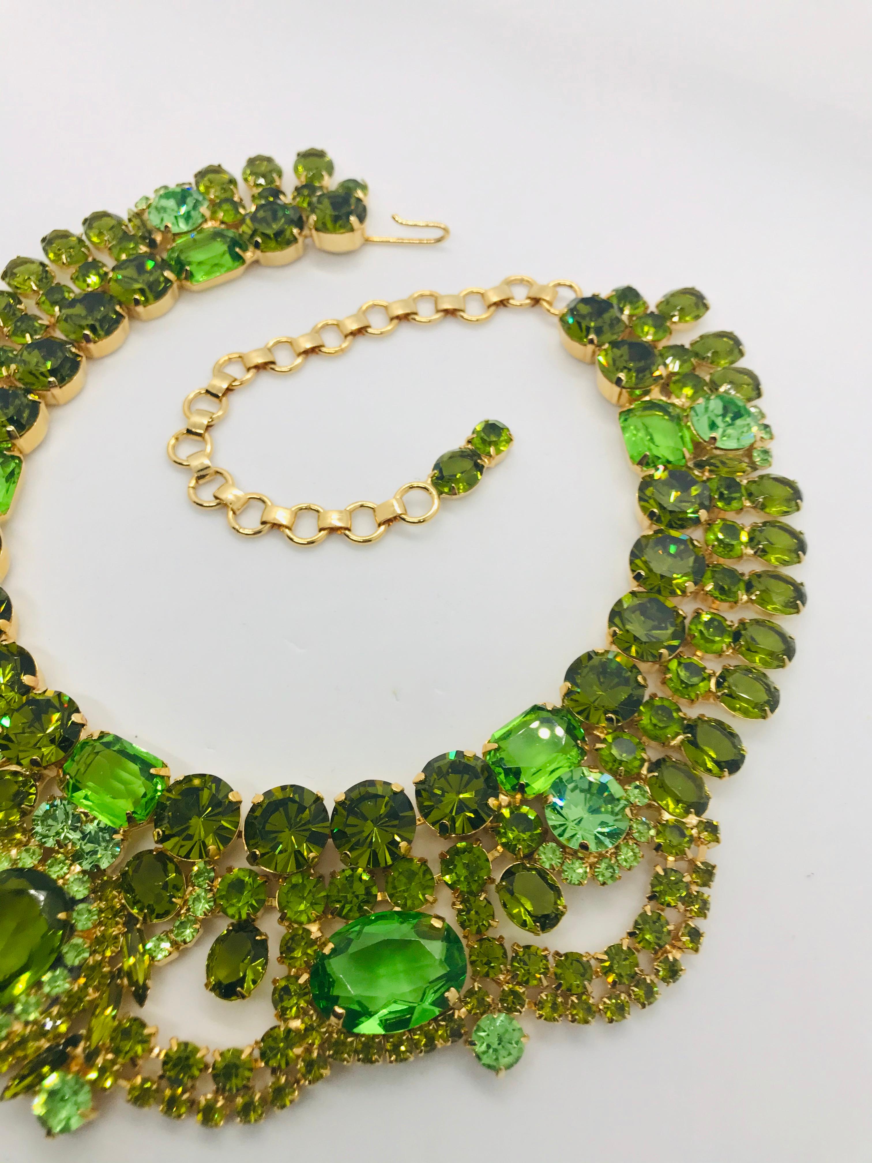 Round Cut Peridot and Olivine Austrian Crystal Swag Collar Necklace with Drop For Sale