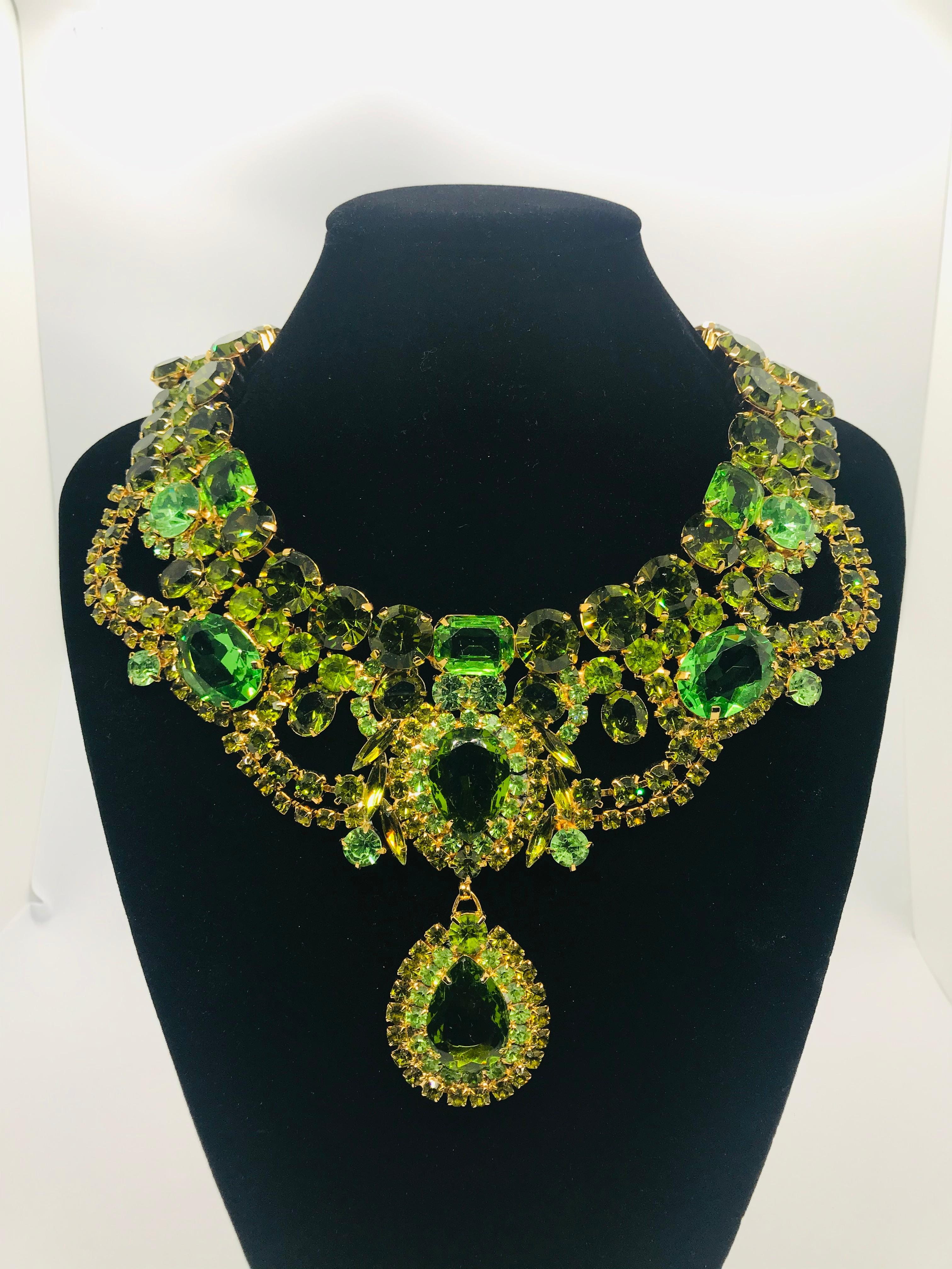 Peridot and Olivine Austrian Crystal Swag Collar Necklace with Drop In New Condition For Sale In Toronto, CA