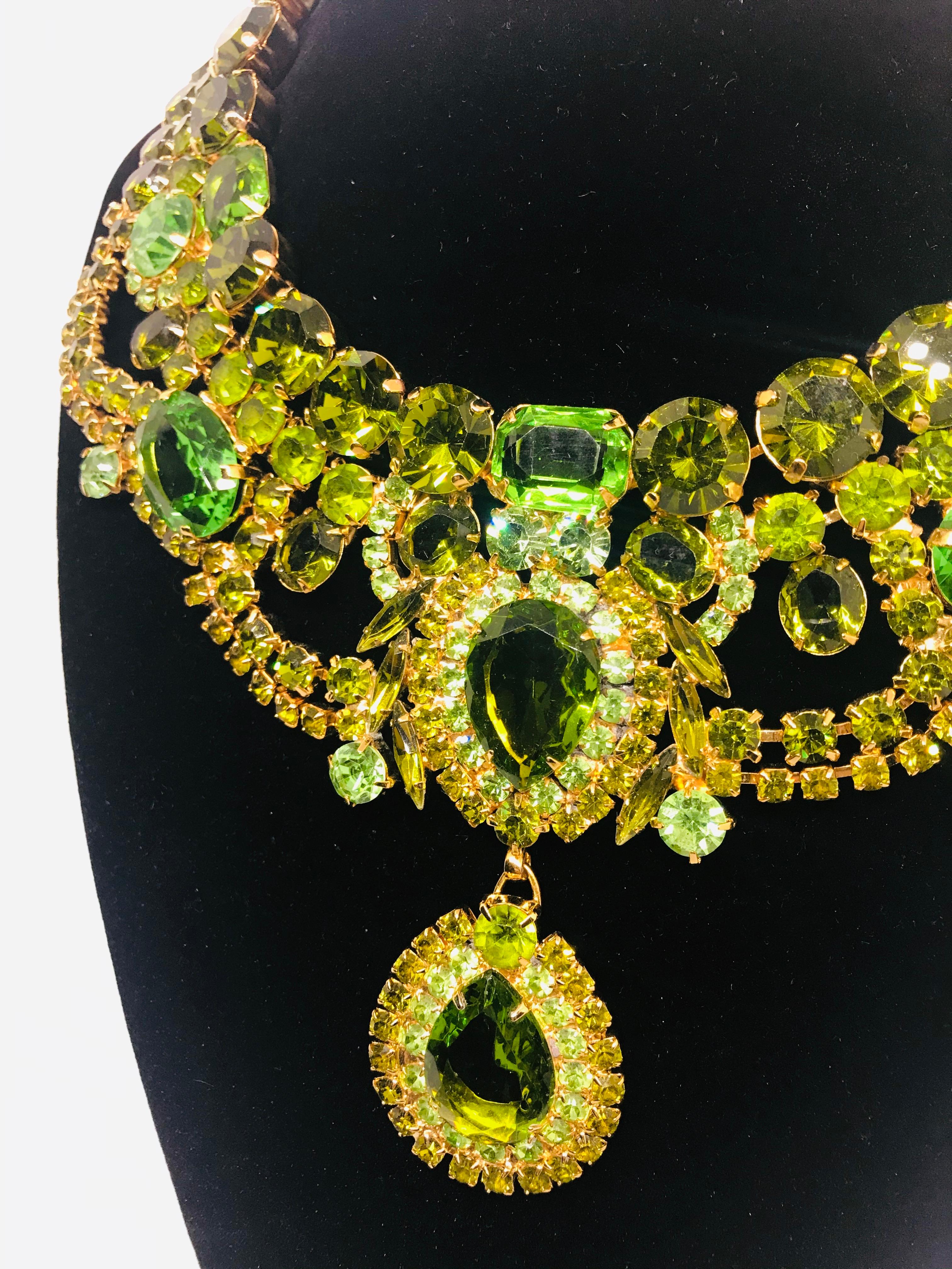 Peridot and Olivine Austrian Crystal Swag Collar Necklace with Drop For Sale 2