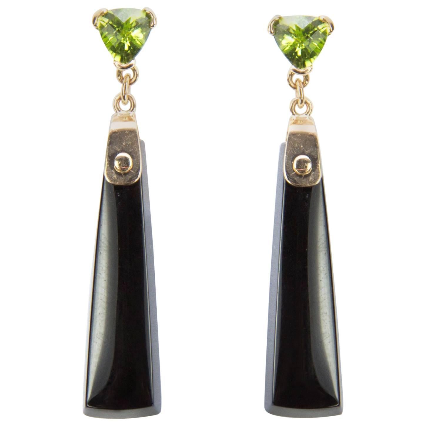 Peridot and Onyx Drop Gold Earrings For Sale