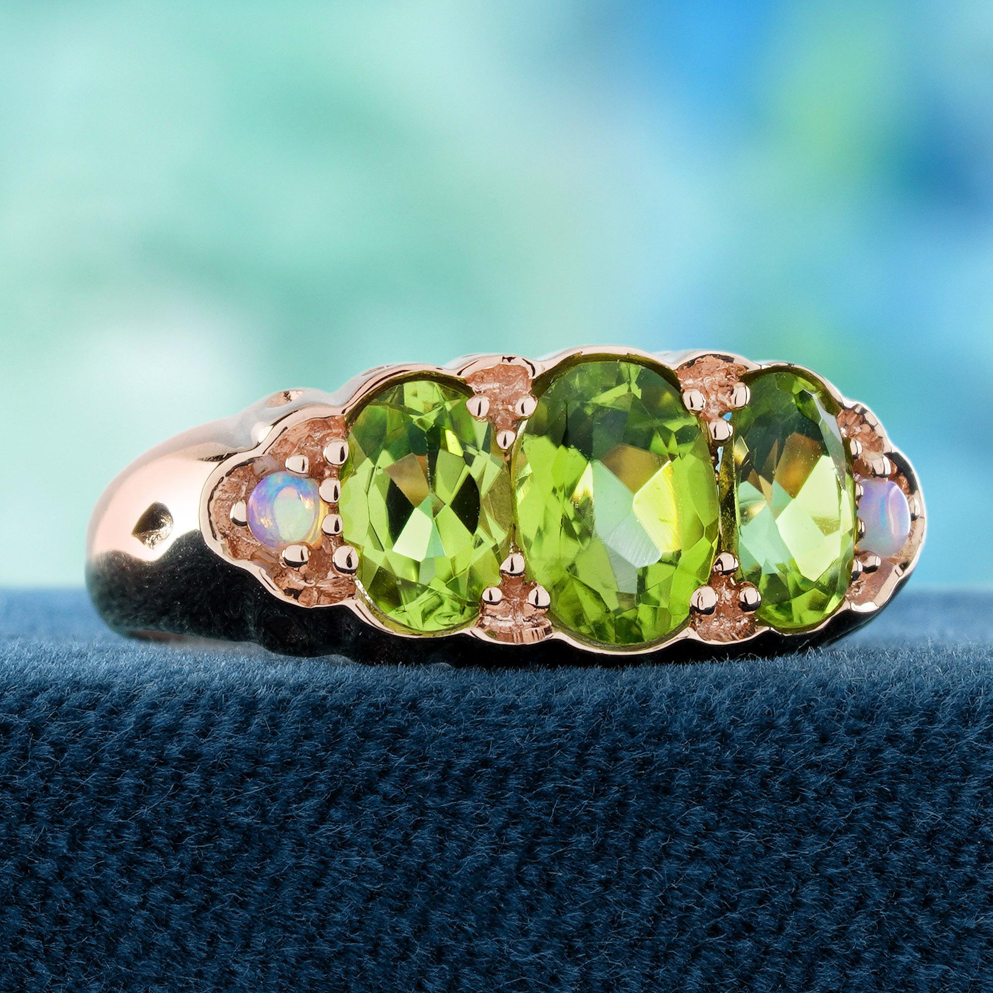 Édouardien Peridot and Opal Vintage Style Three Stones Ring in Solid 9K Rose Gold en vente