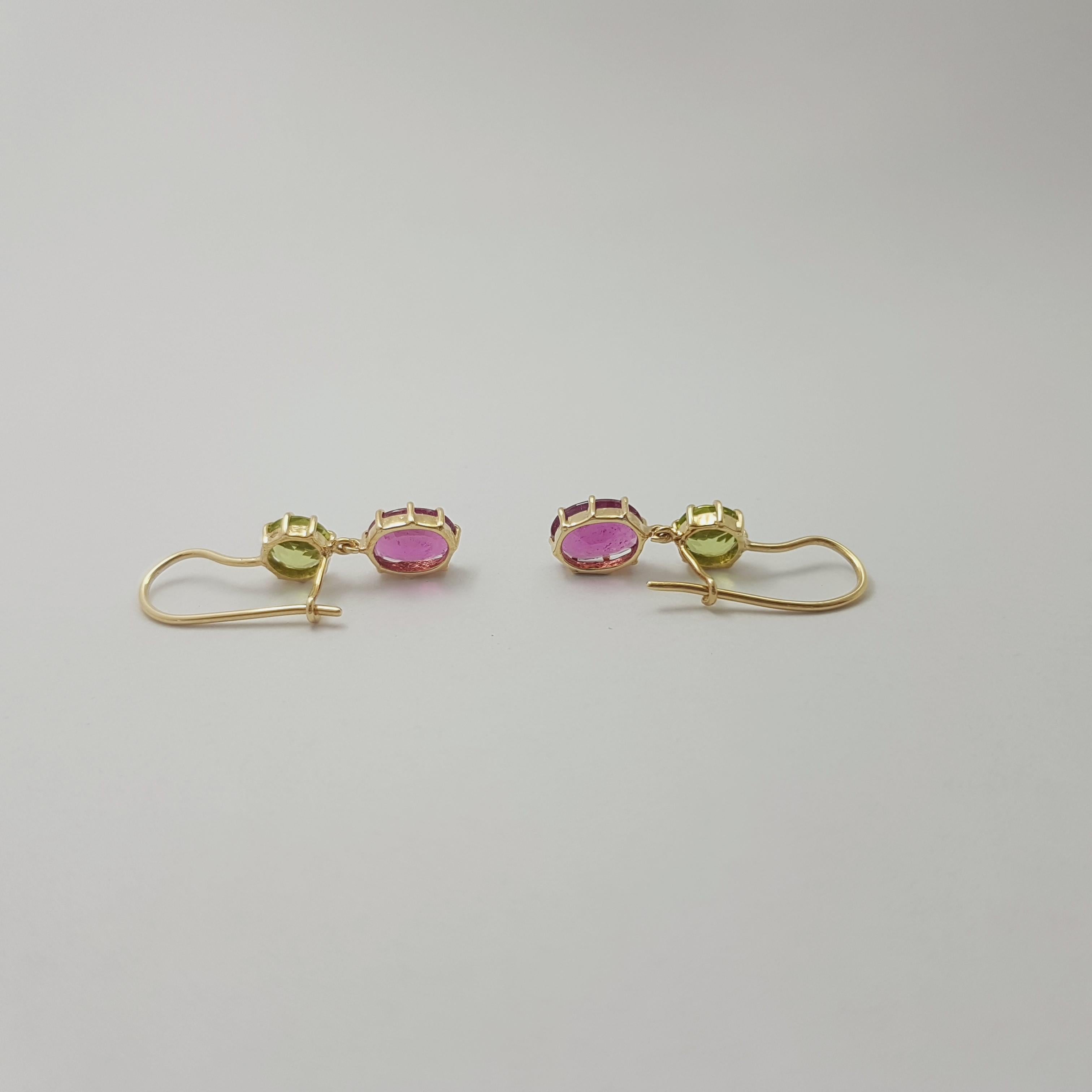 Donna Peridot and Rubellite Earrings set in 18K Gold Settings in vendita
