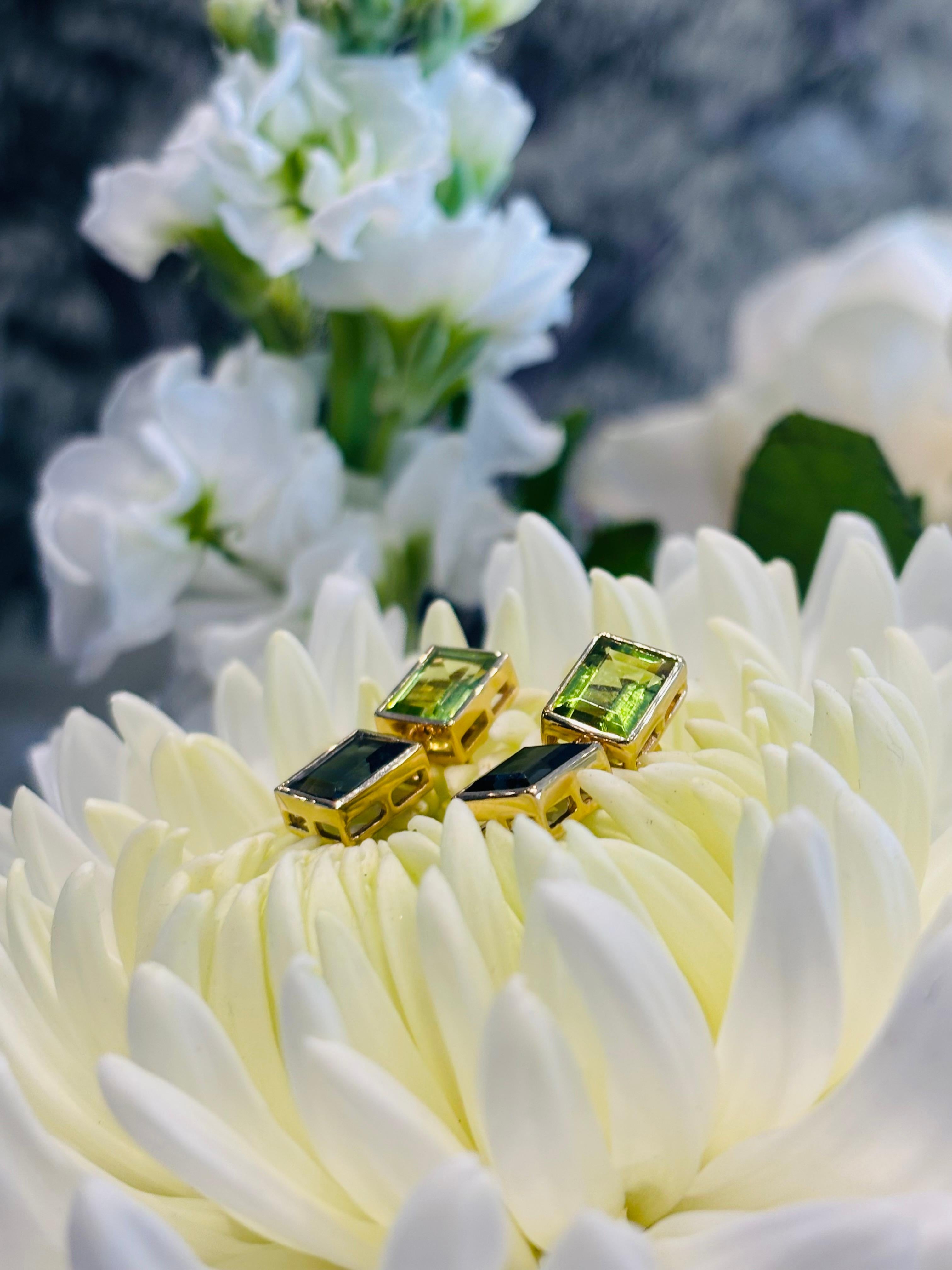 Pendants d'oreilles péridot et topaze sarcelle 2 Unisexe en vente