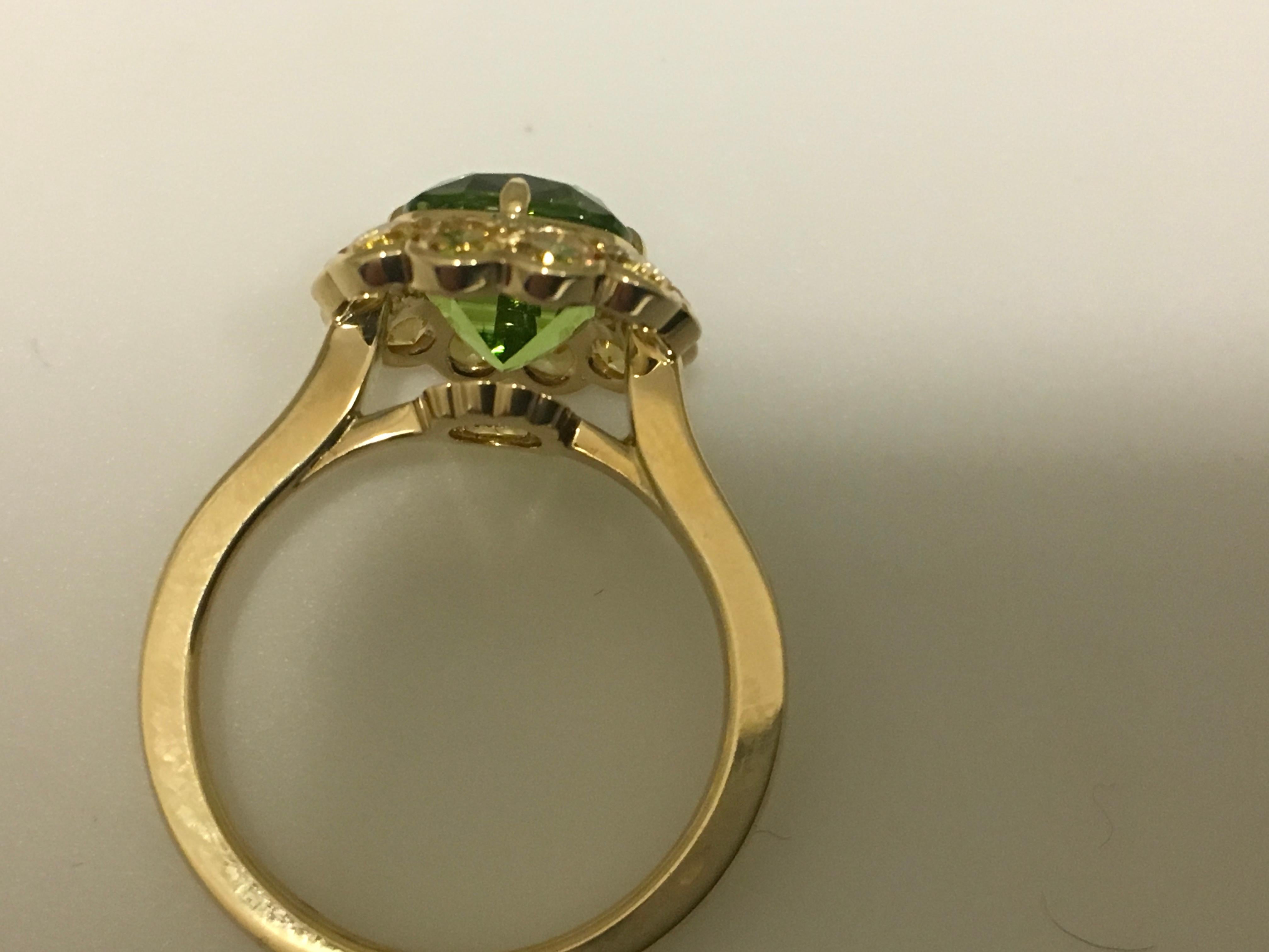 Peridot and Yellow Sapphire 18 Karat Handcrafted Yellow Gold Ring In New Condition For Sale In Nashville, TN