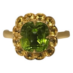Peridot and Yellow Sapphire 18 Karat Handcrafted Yellow Gold Ring