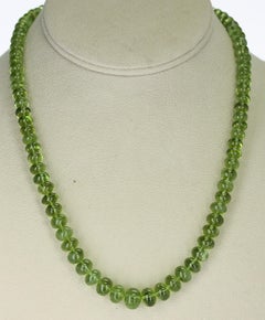 Peridot Beads Necklace with Tsavorite Clasp, 18 Karat White
