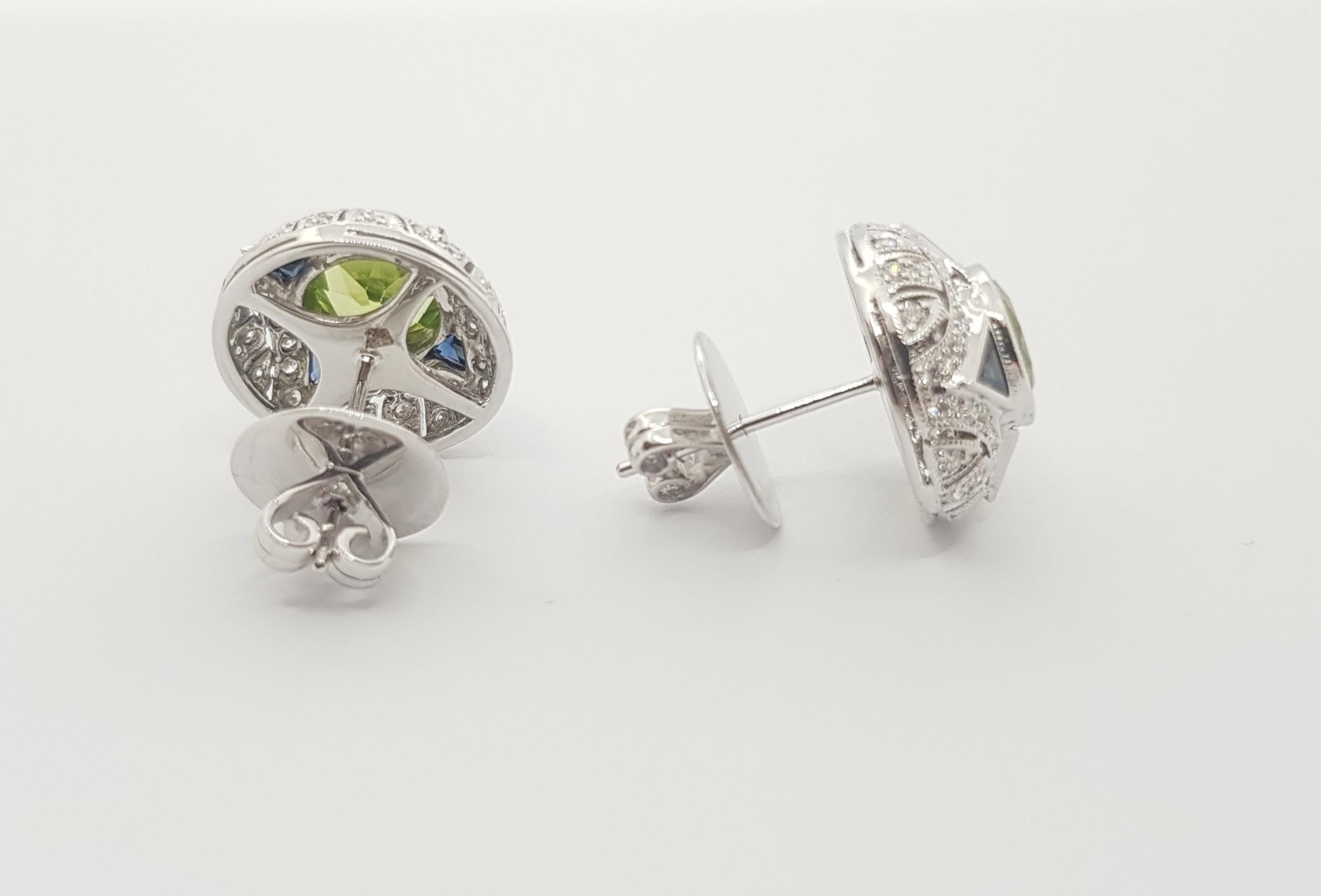 Peridot, Blue Sapphire and Diamond Earrings Set in 18 Karat White Gold Settings In New Condition For Sale In Bangkok, TH