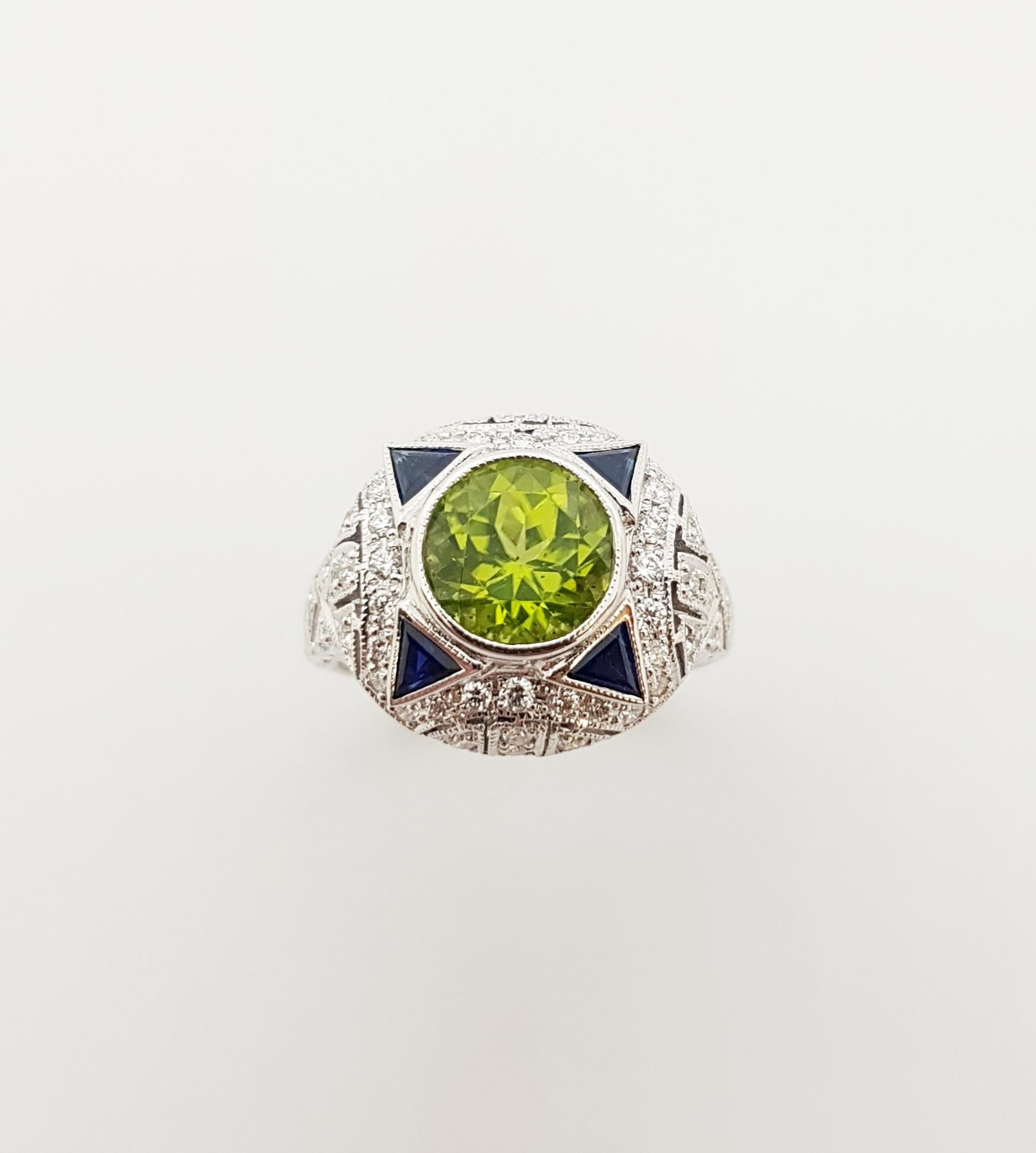Peridot, Blue Sapphire and Diamond Ring Set in 18 Karat White Gold Settings For Sale 1