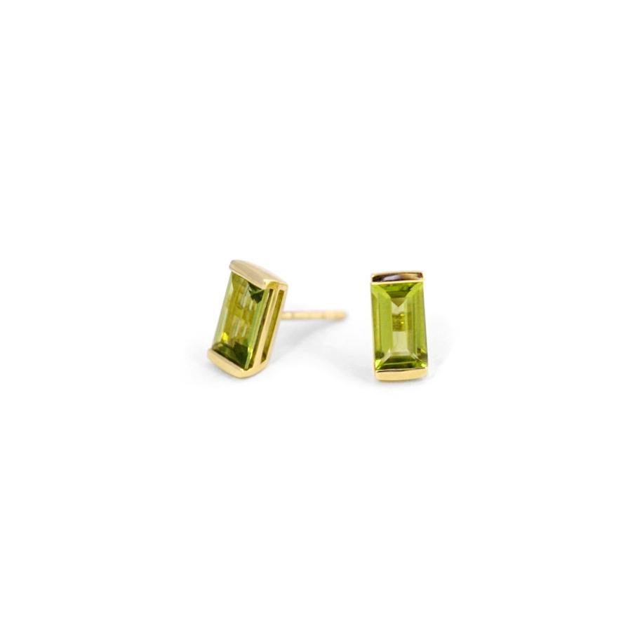 

How sweet are these Bonbon studs? The PERFECT pair of earrings when you need a pop of color. Just the right size, just the right oomph.

14ky gold with the most stunning vibrant green peridot.