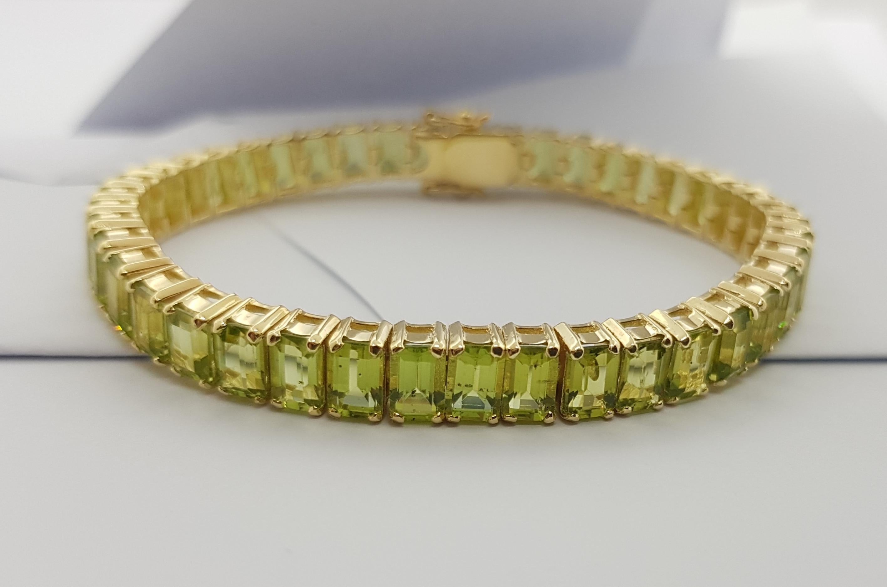 Bracelet en péridot serti dans des montures en or 14 carats en vente 6