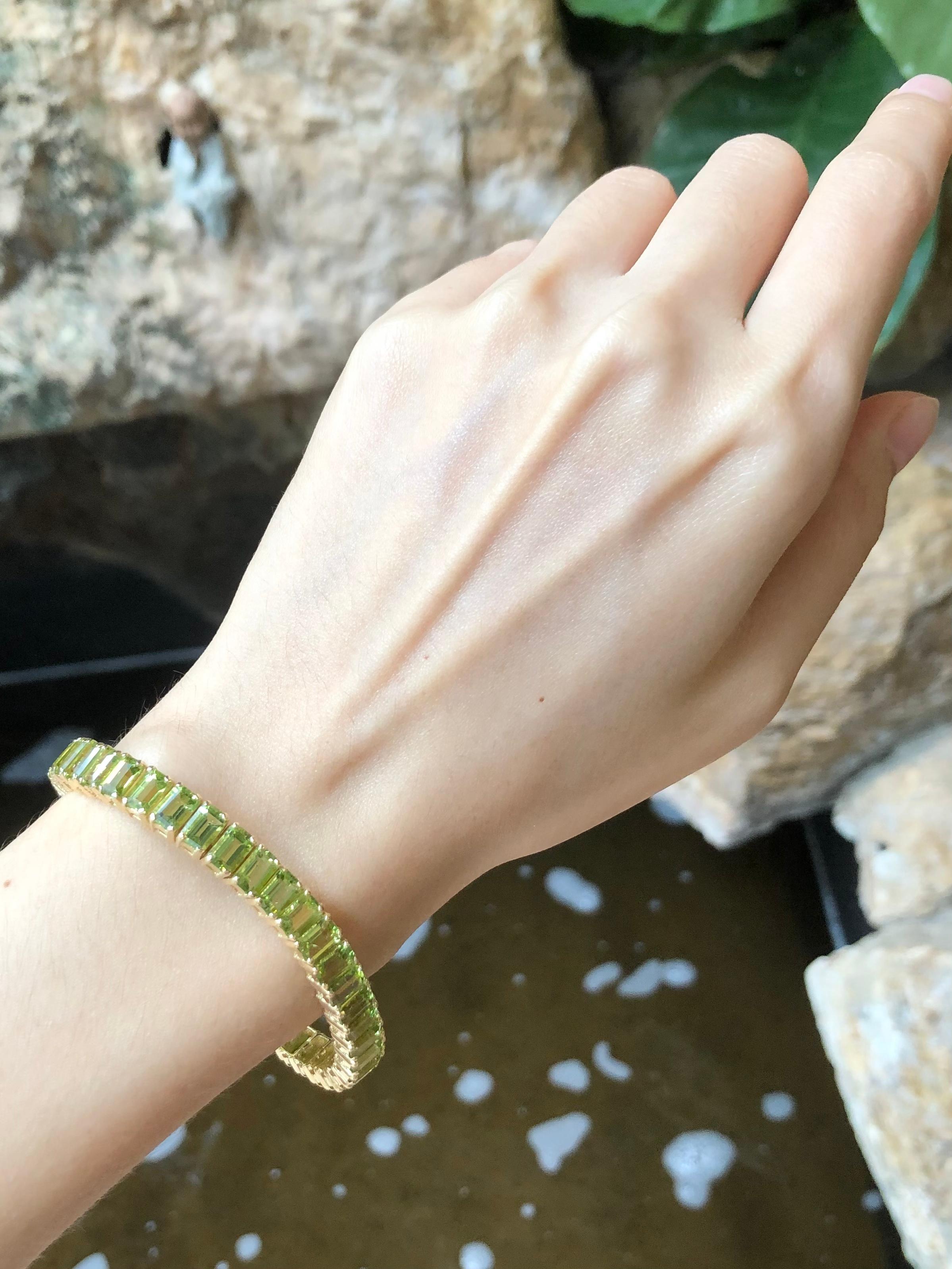 Emerald Cut Peridot Bracelet Set in 14 Karat Gold Settings For Sale