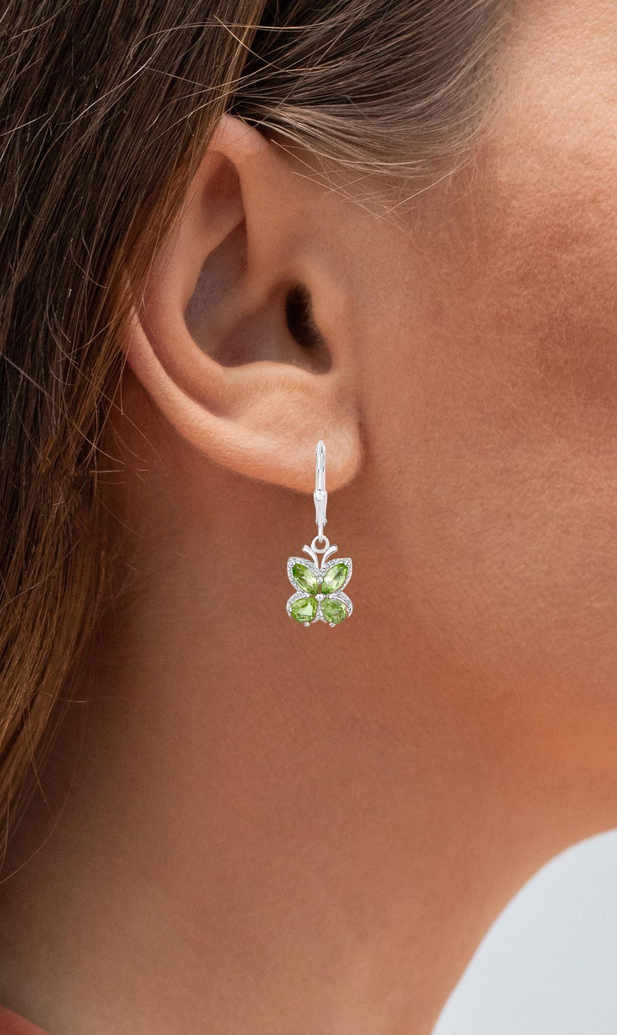 Contemporaneo Orecchini con farfalla di peridoto 2,26 carati in argento sterling in vendita