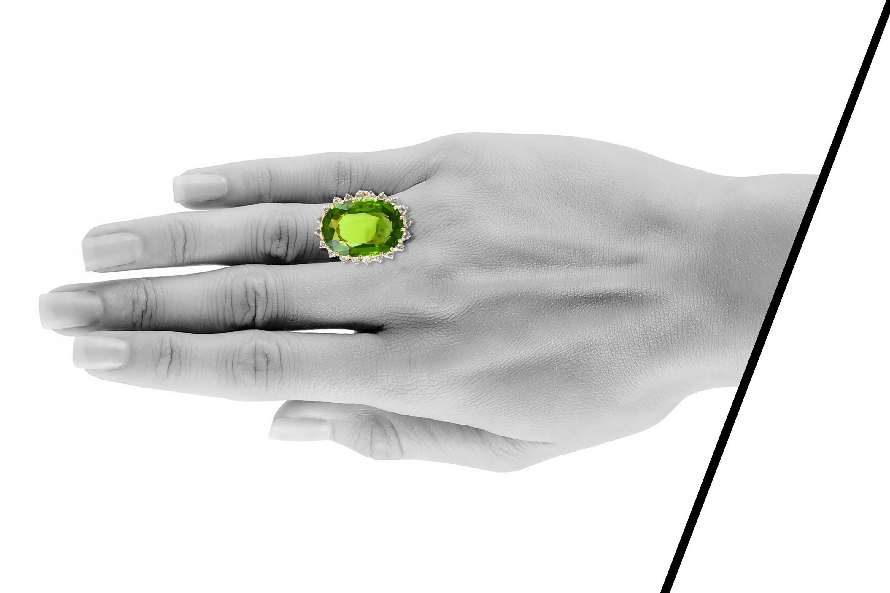 12.00 Carat Oval Peridot Cocktail Ring with Diamonds In Good Condition In New York, NY