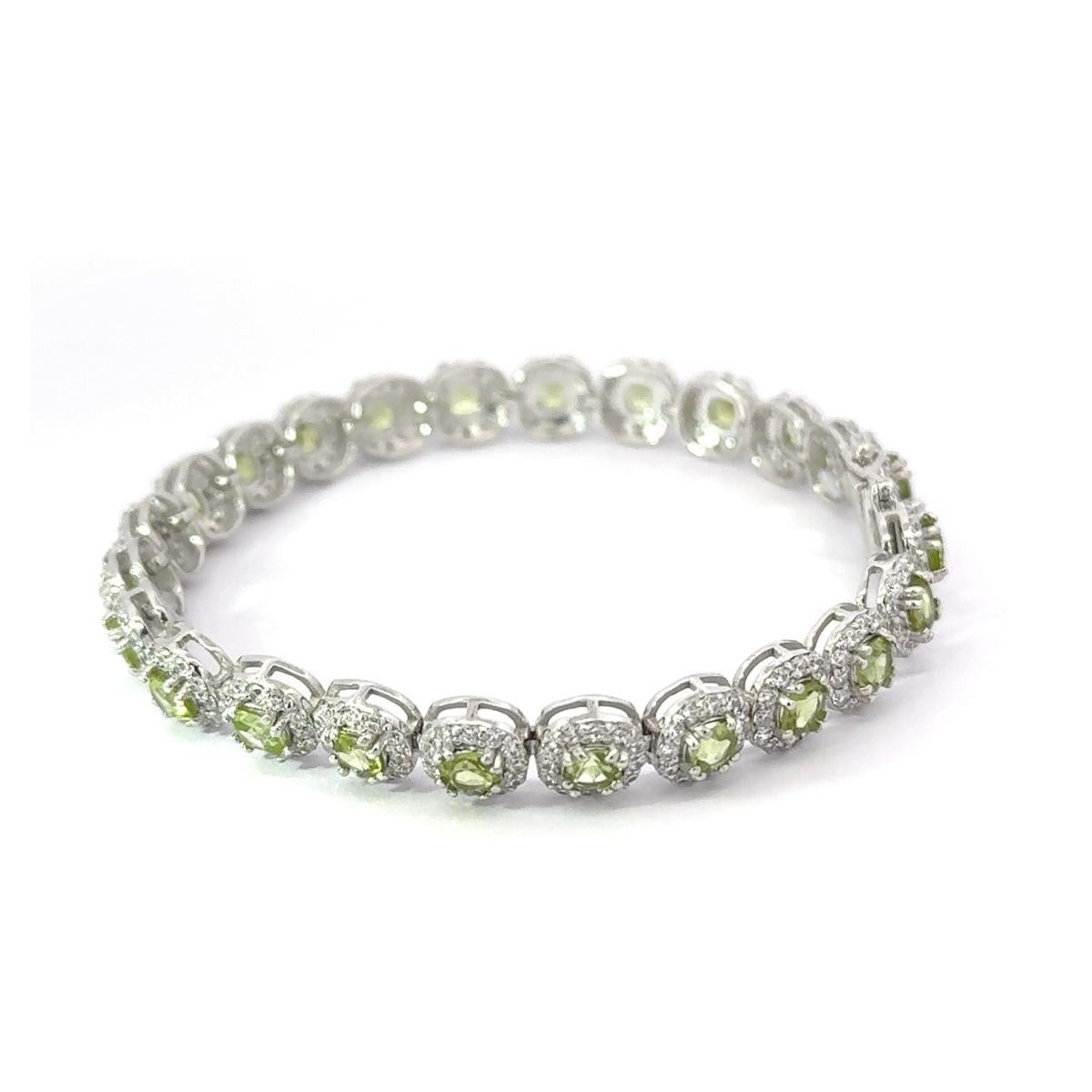 Peridot CZ Halo Tennis Bracelet pour femmes Pierre précieuse verte en argent pour maman en vente 1