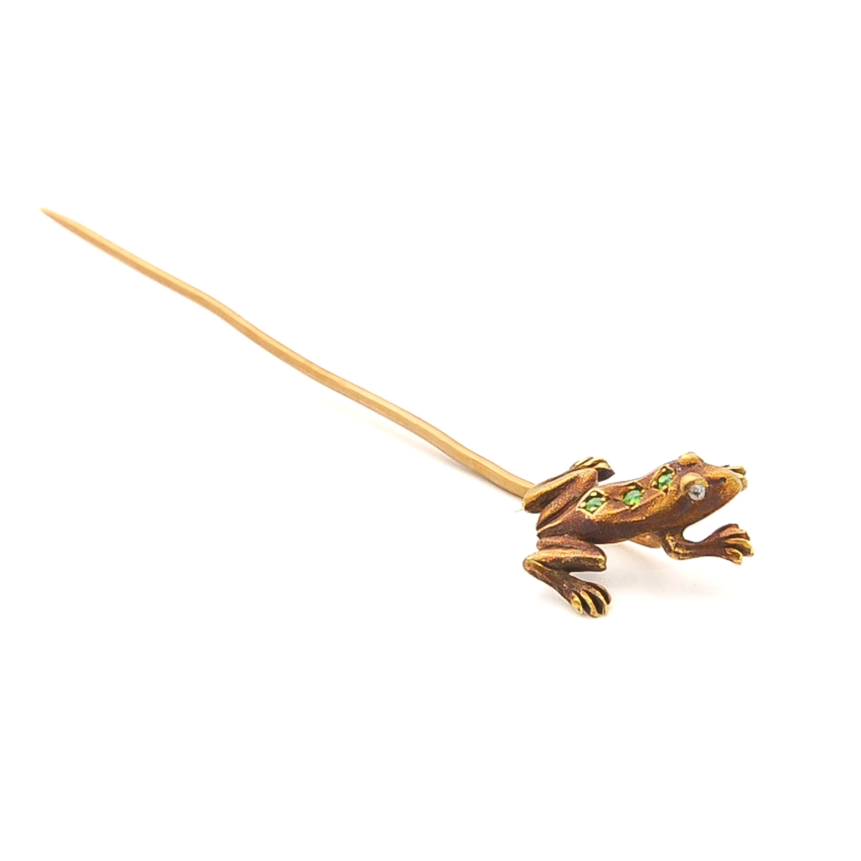 Antique Edwardian Diamond Peridot Gold Frog Lapel Pin In Good Condition For Sale In Rotterdam, NL