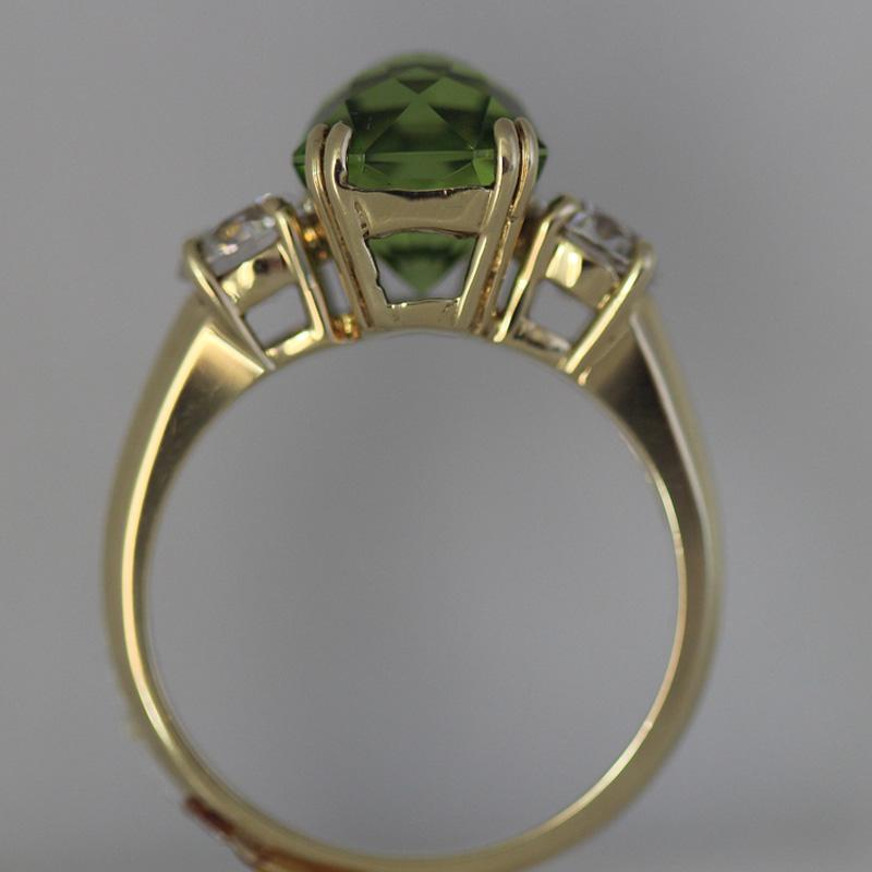 Peridot, Diamant und 18 Karat Gelbgold Diamant Verlobungsring, 4,95 Karat (Zeitgenössisch) im Angebot
