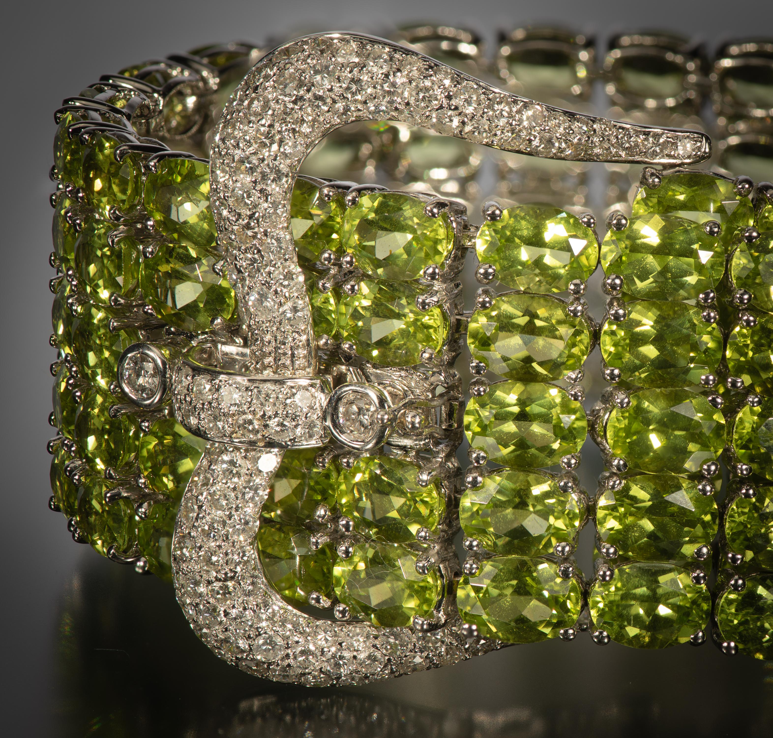 Peridot, Diamond and 18k Gold Buckle Bracelet In Excellent Condition In Weston, MA