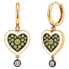 Boucles d'oreilles pendantes en forme de cœur avec péridot et diamant, pierre de naissance, en or 14 carats, par Meghna Jewels