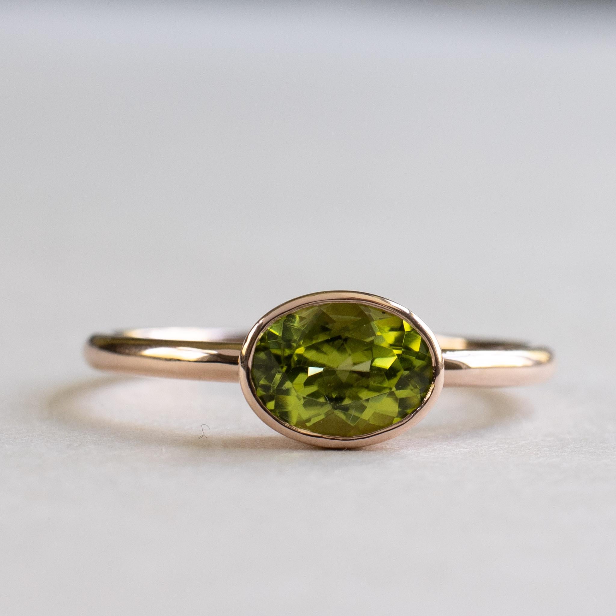 For Sale:  Peridot Diamond Engagement Set in 14 Karat Rose Gold Ring 4