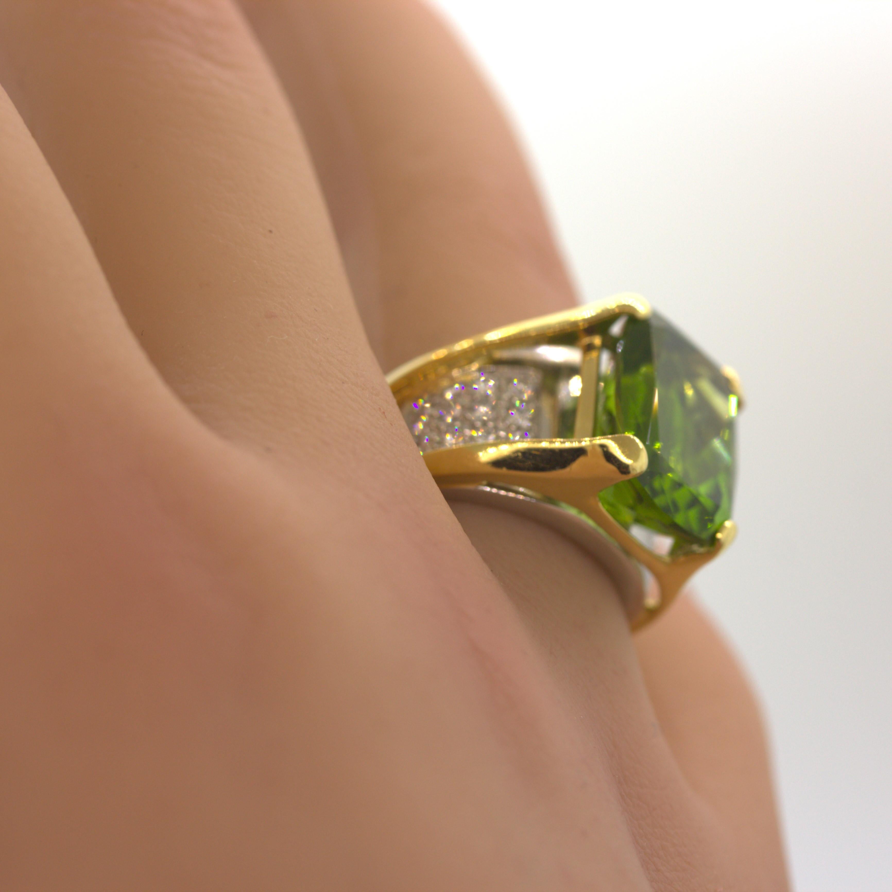 Peridot Diamond Gold & Platinum Two-Tone Cocktail Ring For Sale 1