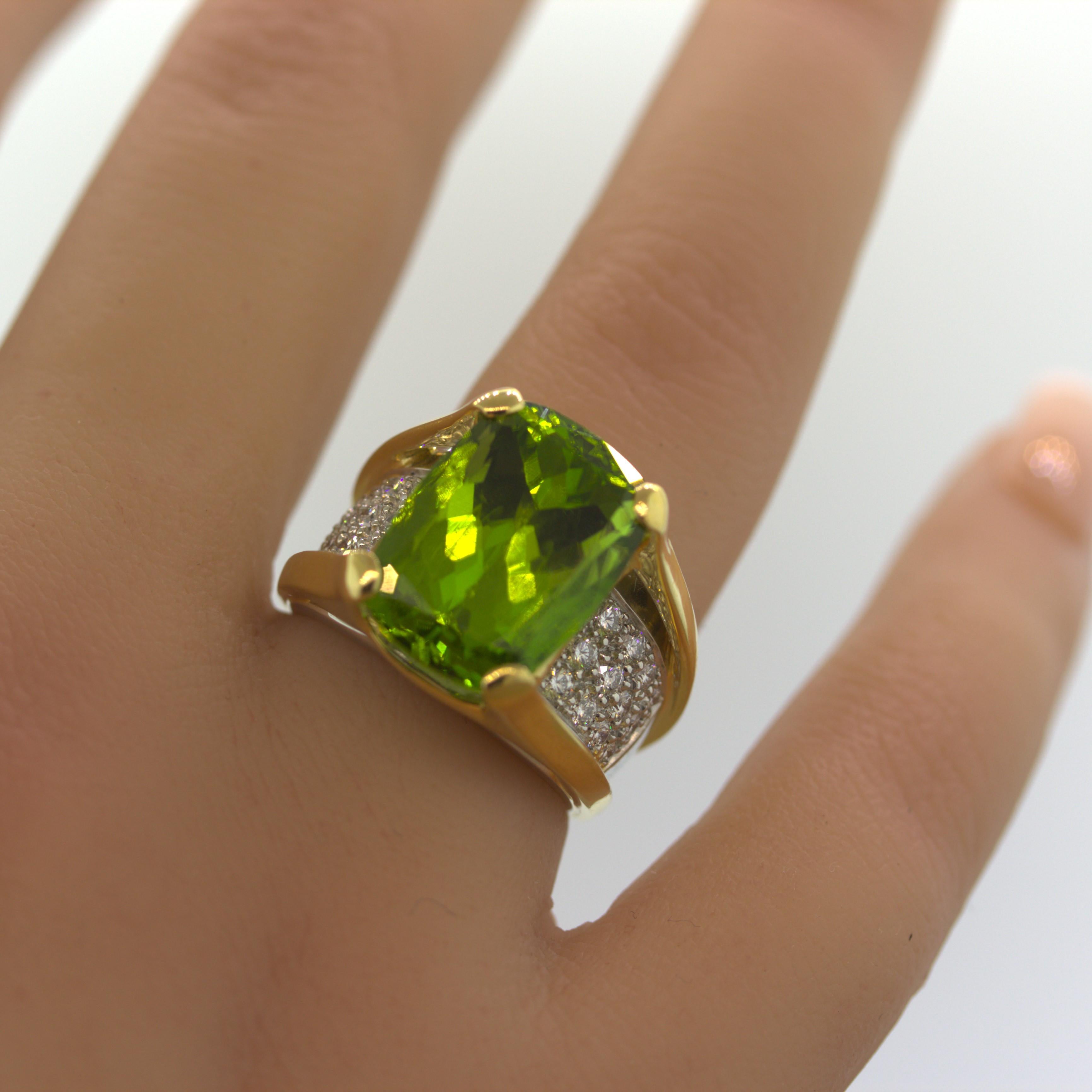Peridot Diamond Gold & Platinum Two-Tone Cocktail Ring For Sale 2