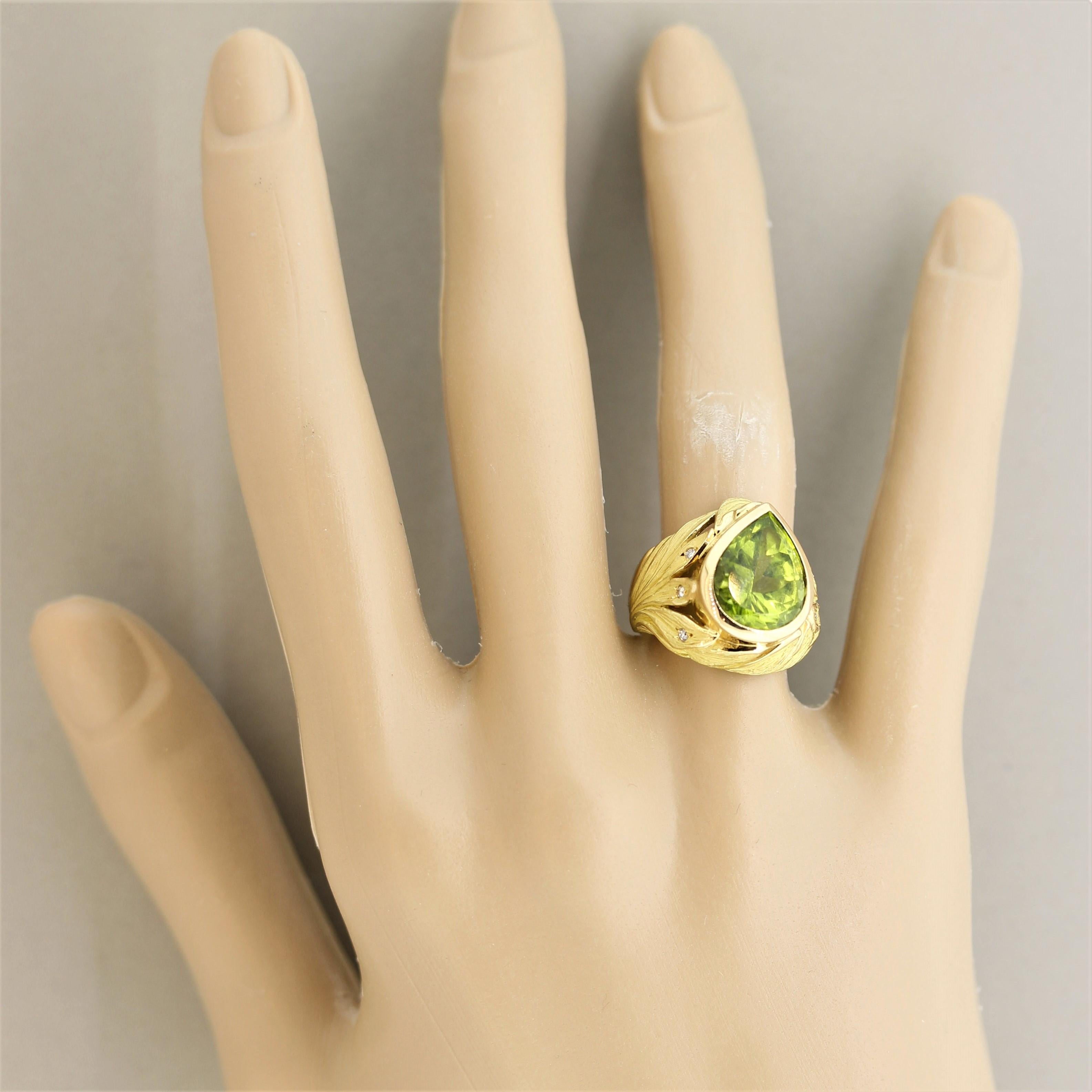 Peridot Diamond Gold Sculpted Ring 1