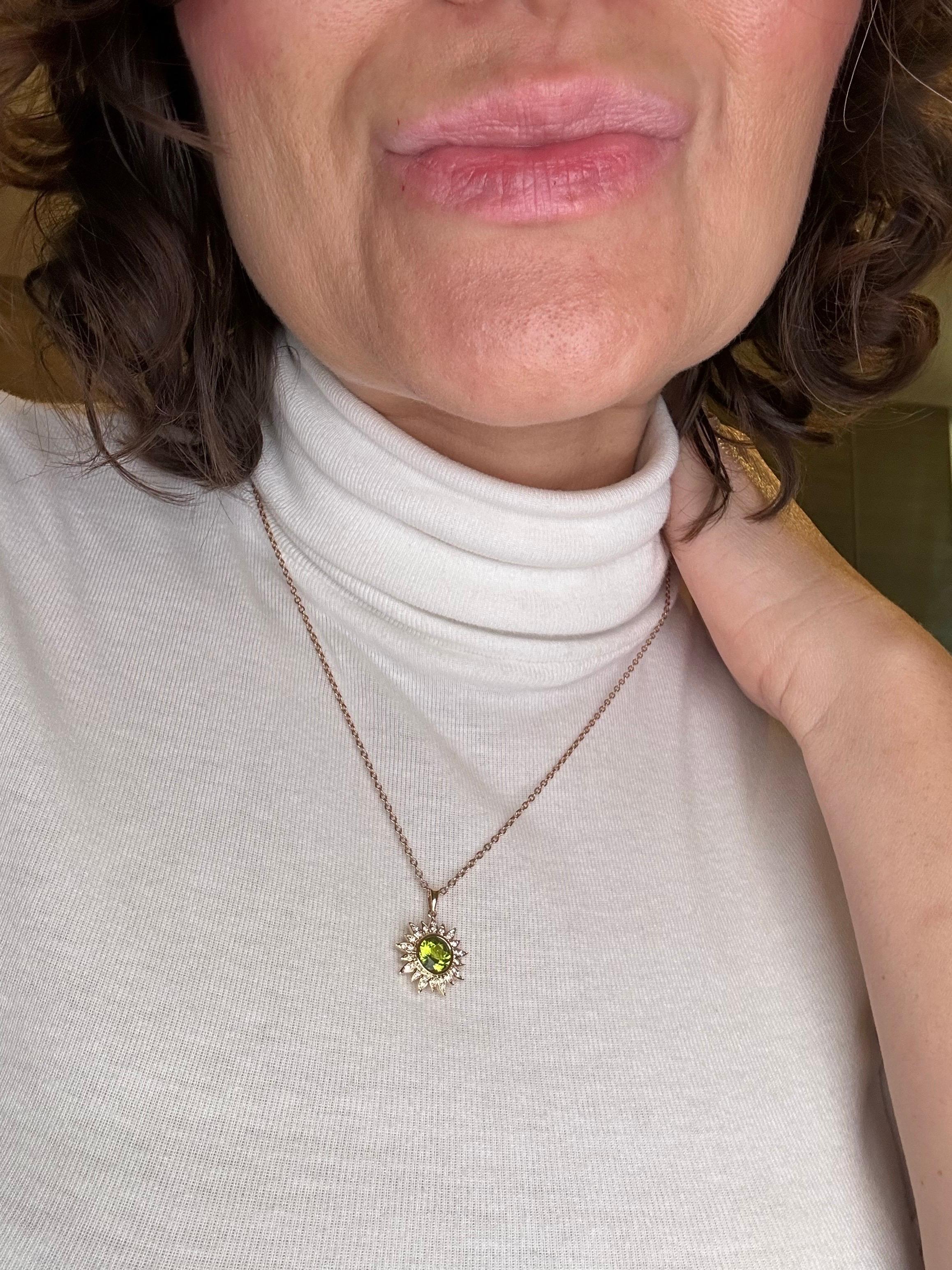 Peridot diamond pendant necklace 22KT gold pendant necklace For Sale 1