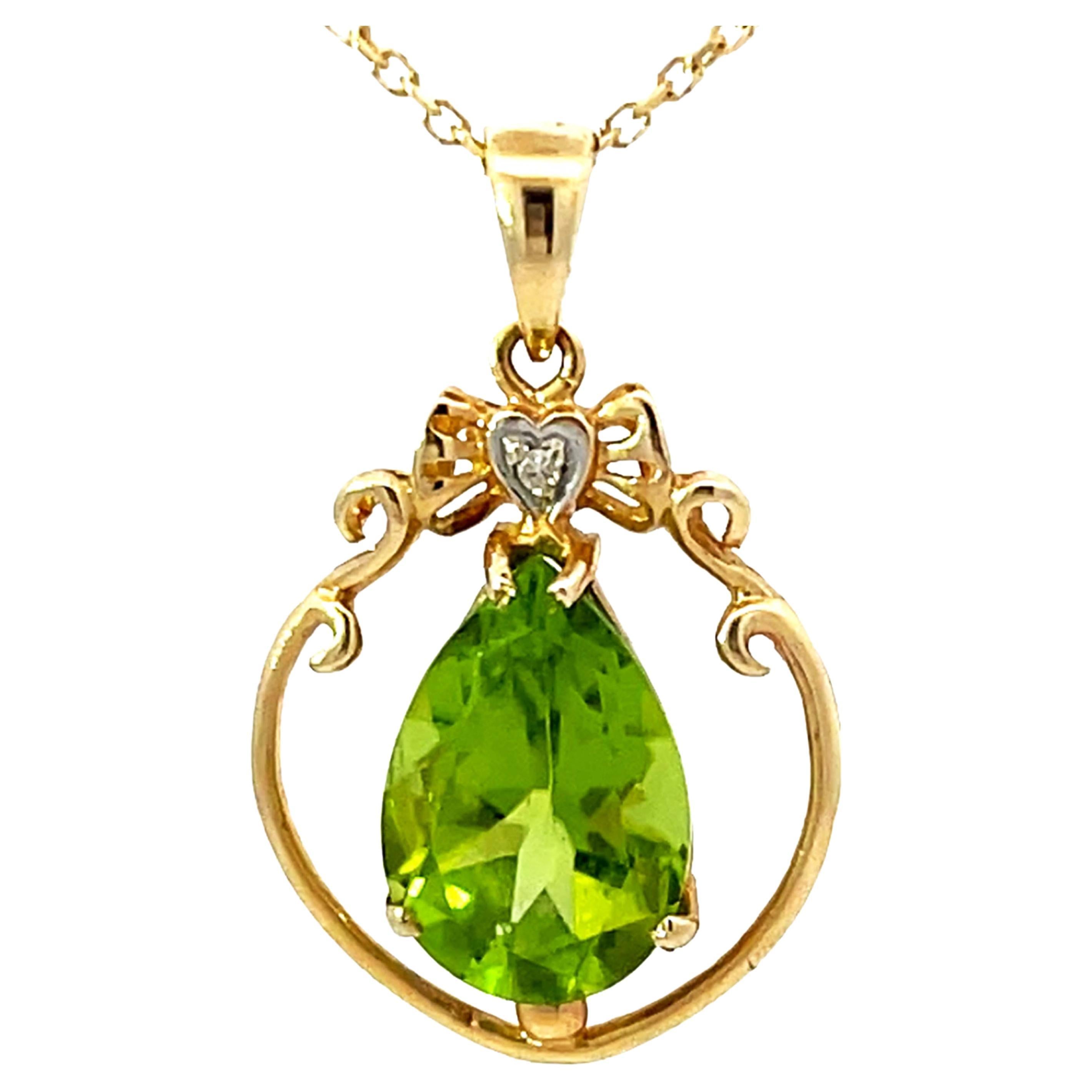 Peridot Diamond Solid 14K Yellow Gold Pendant Necklace For Sale