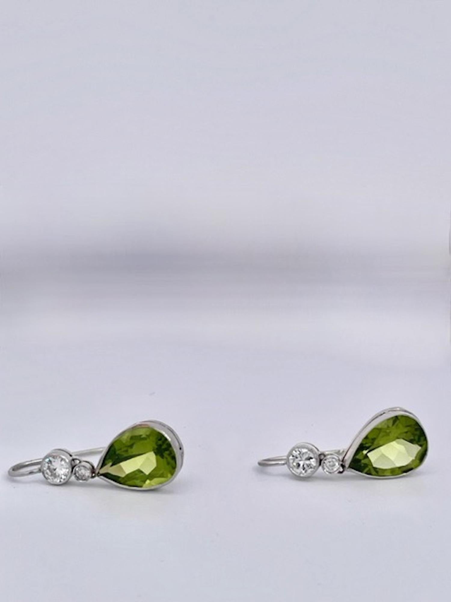 Women's Peridot Drop Earrings 15K Pear Shaped For Sale
