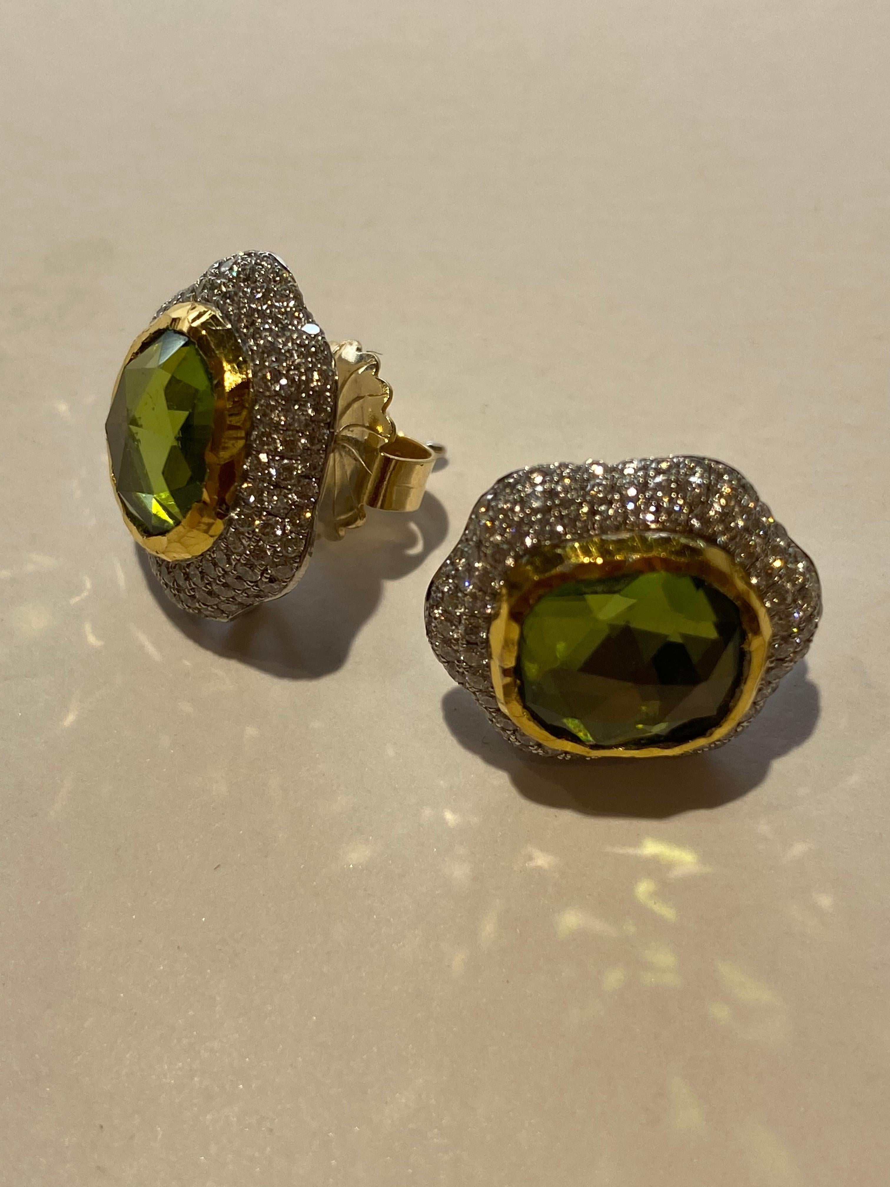 Inspired by the energy pulsating throughout nature, Velyan unites pure metals and gemstones into stunning styles that display the grandeur of fine jewelry.

These earrings feature peridots set in 24k yellow gold with pavé white diamonds. For an easy