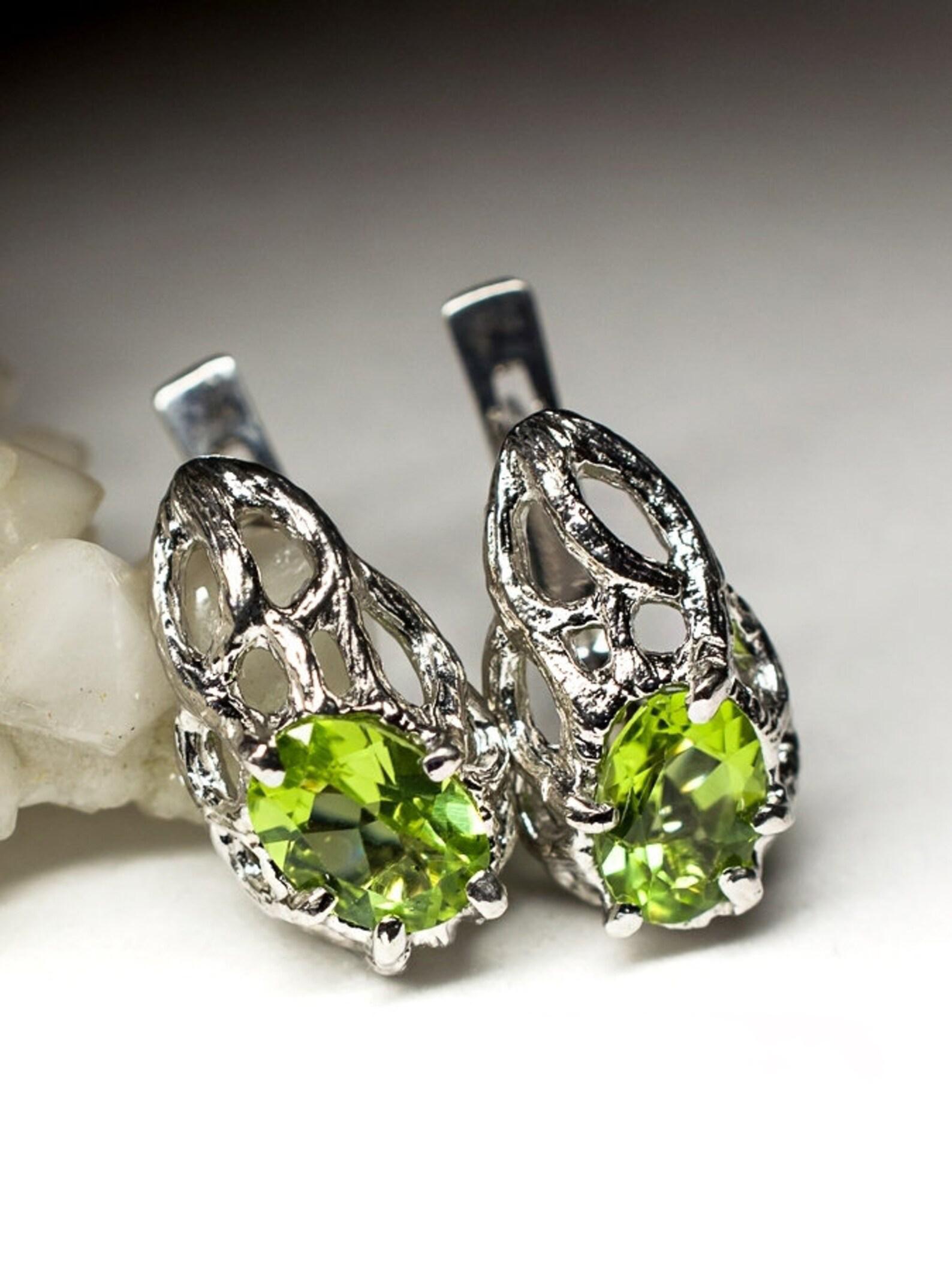 Taglio ovale Orecchini di peridoto in argento Oval Green Olivine Regalo per la festa della mamma 3.5ct gemma lei in vendita