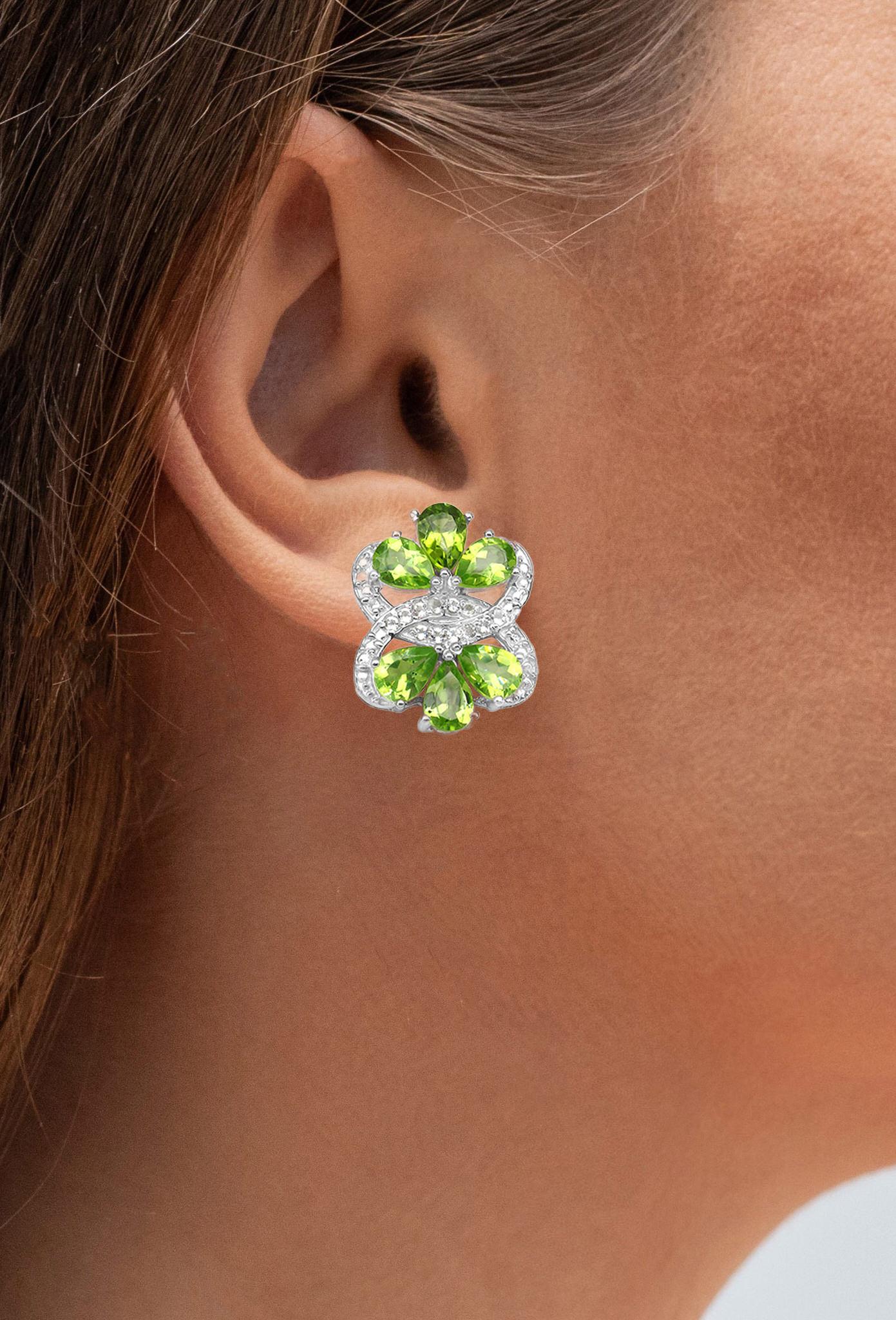 Orecchini di peridoto Topazio bianco 8,7 carati Argento placcato in rodio In condizioni ottime in vendita a Punta Gorda, FL