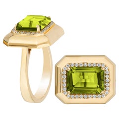 Anillo Peridoto Talla Esmeralda Con Diamantes En Oro Amarillo De 18K