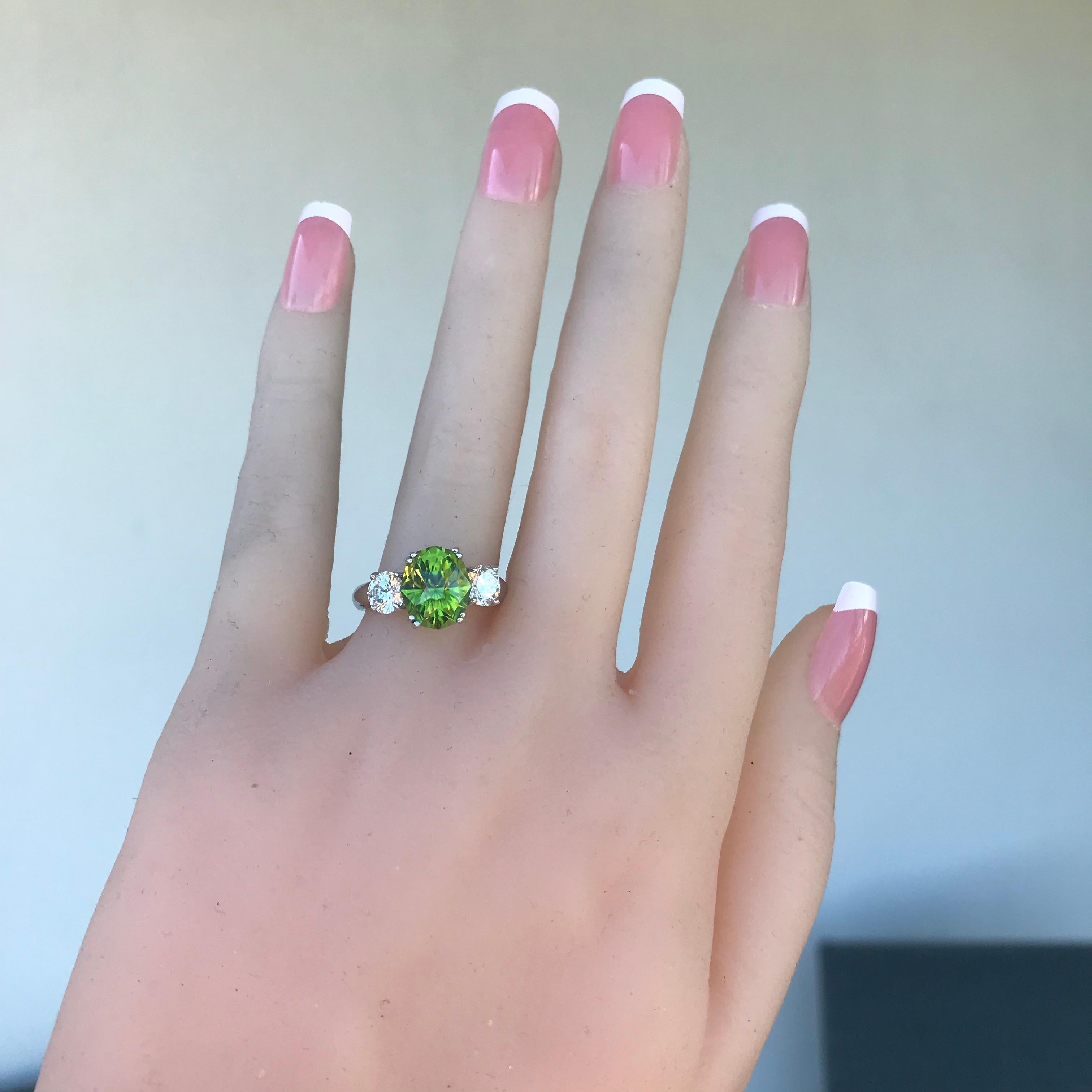 Peridot Engagement Ring, Set with Diamonds in 18 Karat Yellow Gold, 4.5 Carat In New Condition For Sale In West Hollywood, CA