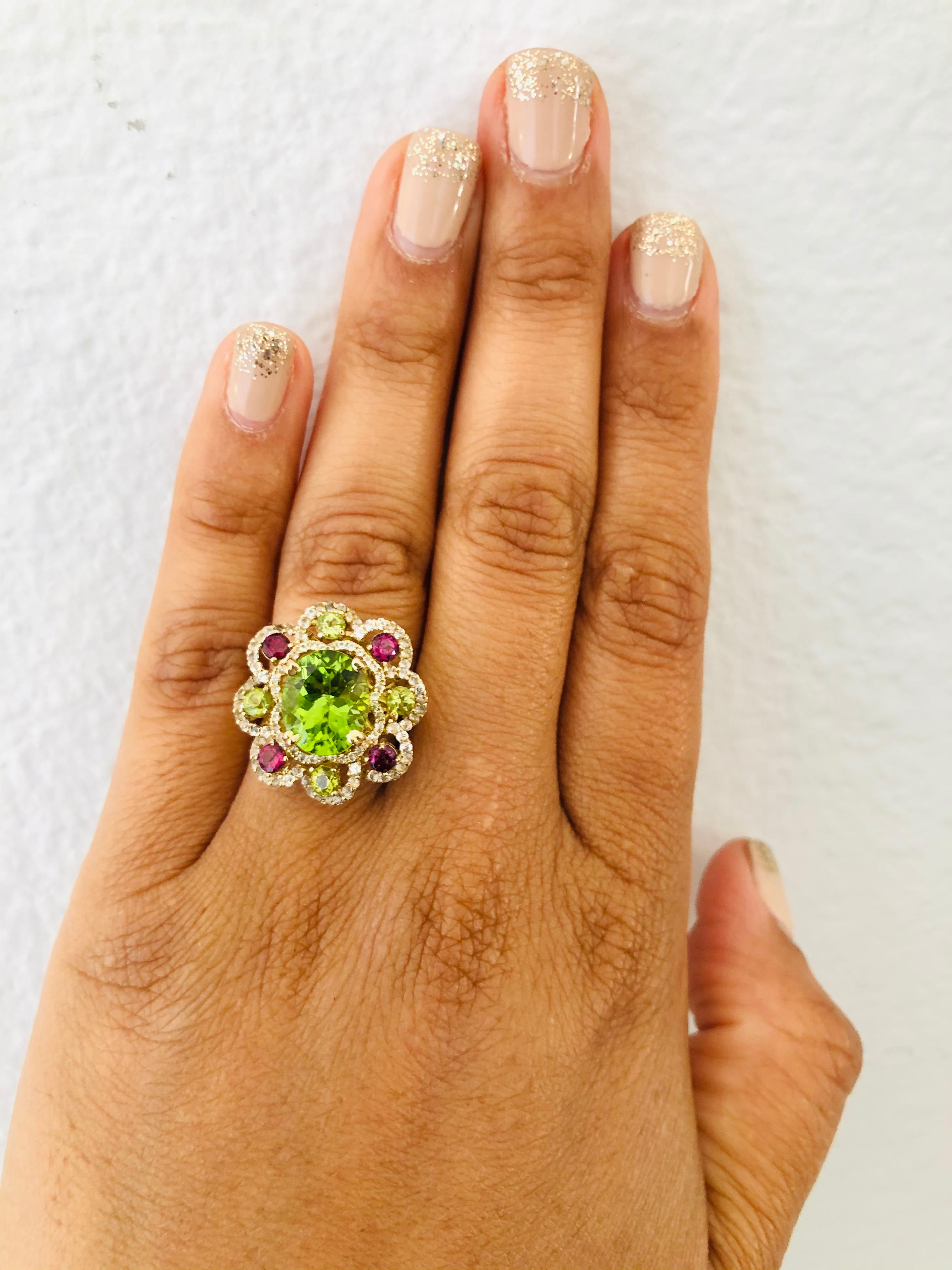 6.20 Carat Peridot Garnet White Sapphire Yellow Gold Cocktail Ring In New Condition For Sale In Los Angeles, CA